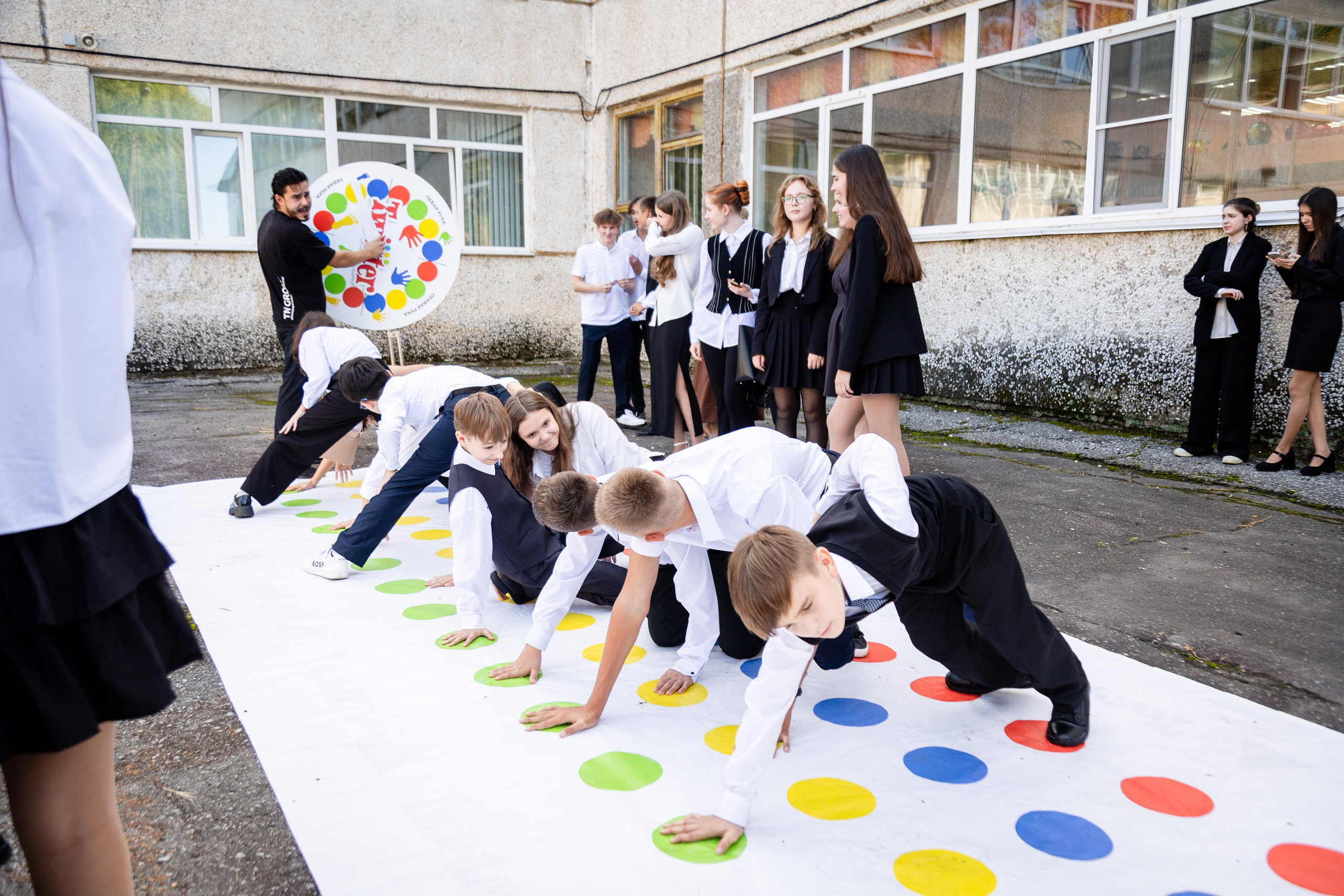 Гимназия № 50. Детский фотограф видеограф в Хабаровске Михаил Орлов