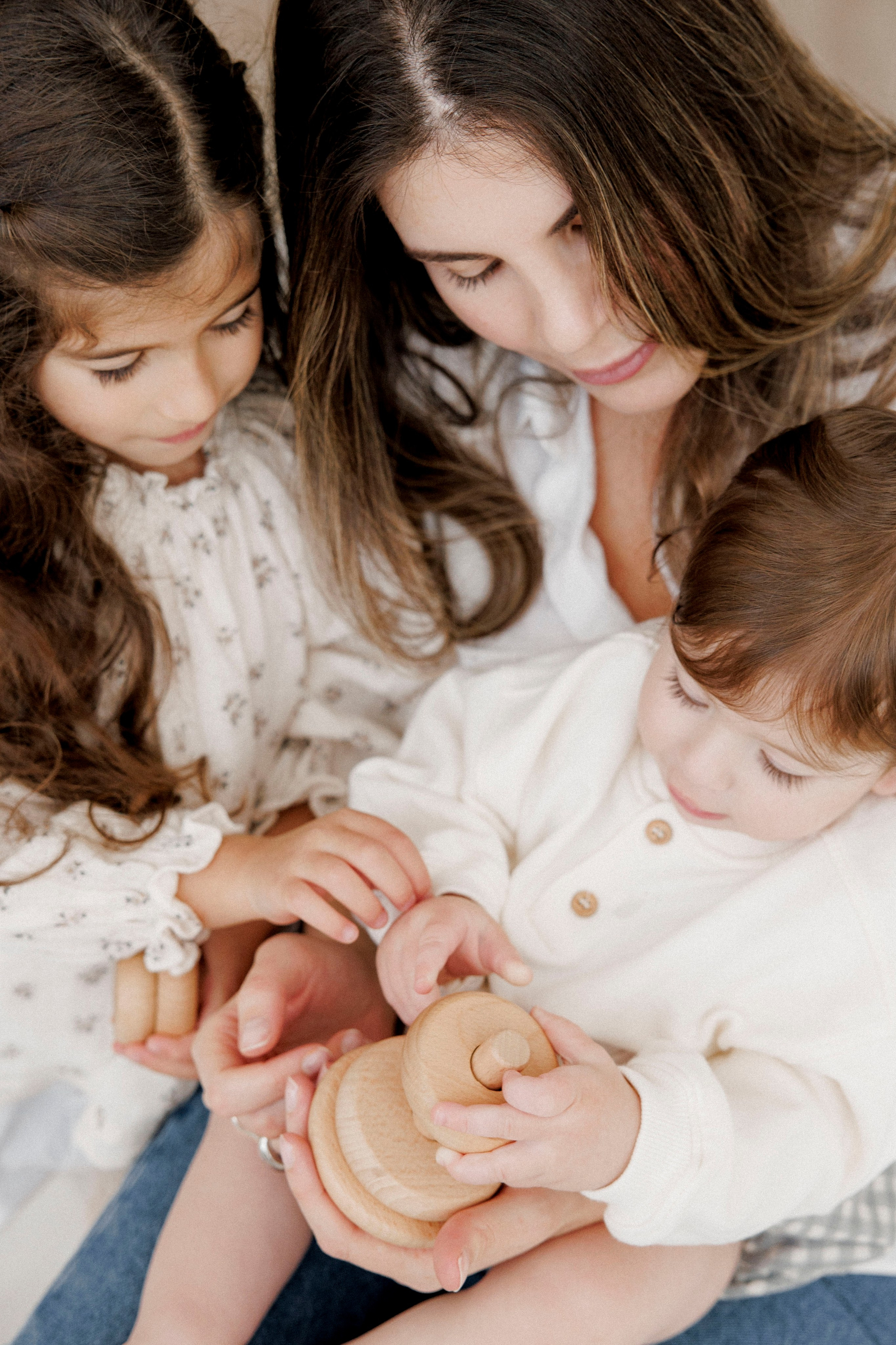 One year inside the White studio. Wedding and family photographer