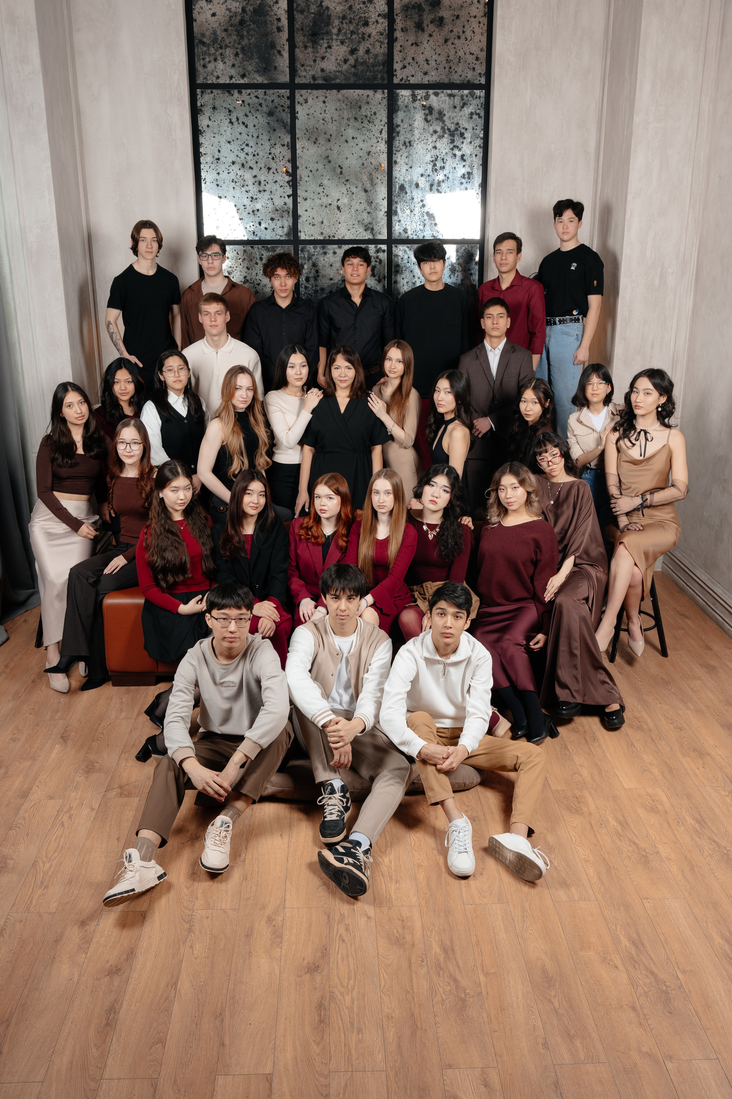 Общие кадры в студии. Выпускные альбомы в Нур-Султане (Астана) и по всему Казахстану