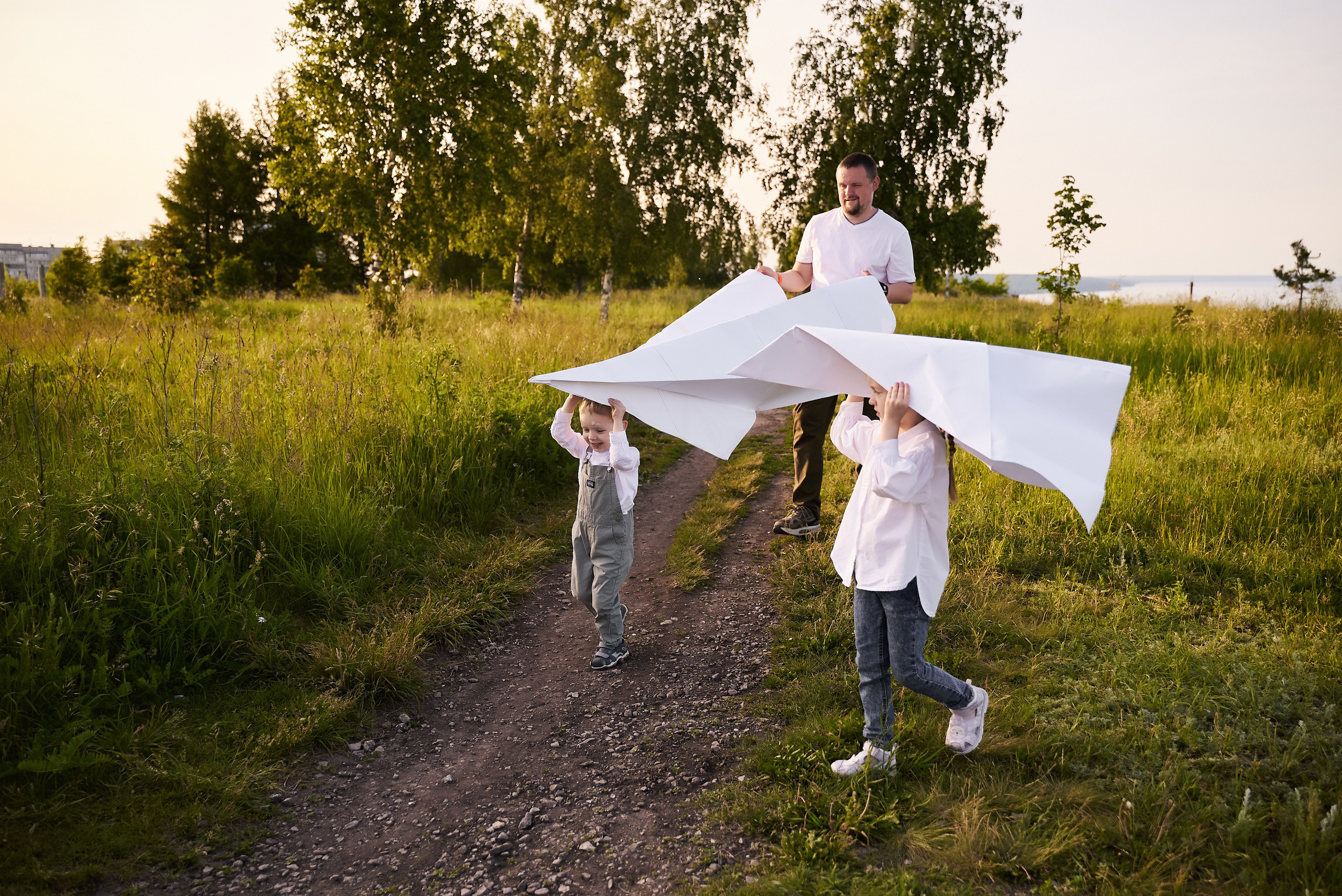Летняя история. Бумажный самолёт. Детский и семейный фотограф Шемарова Ольга