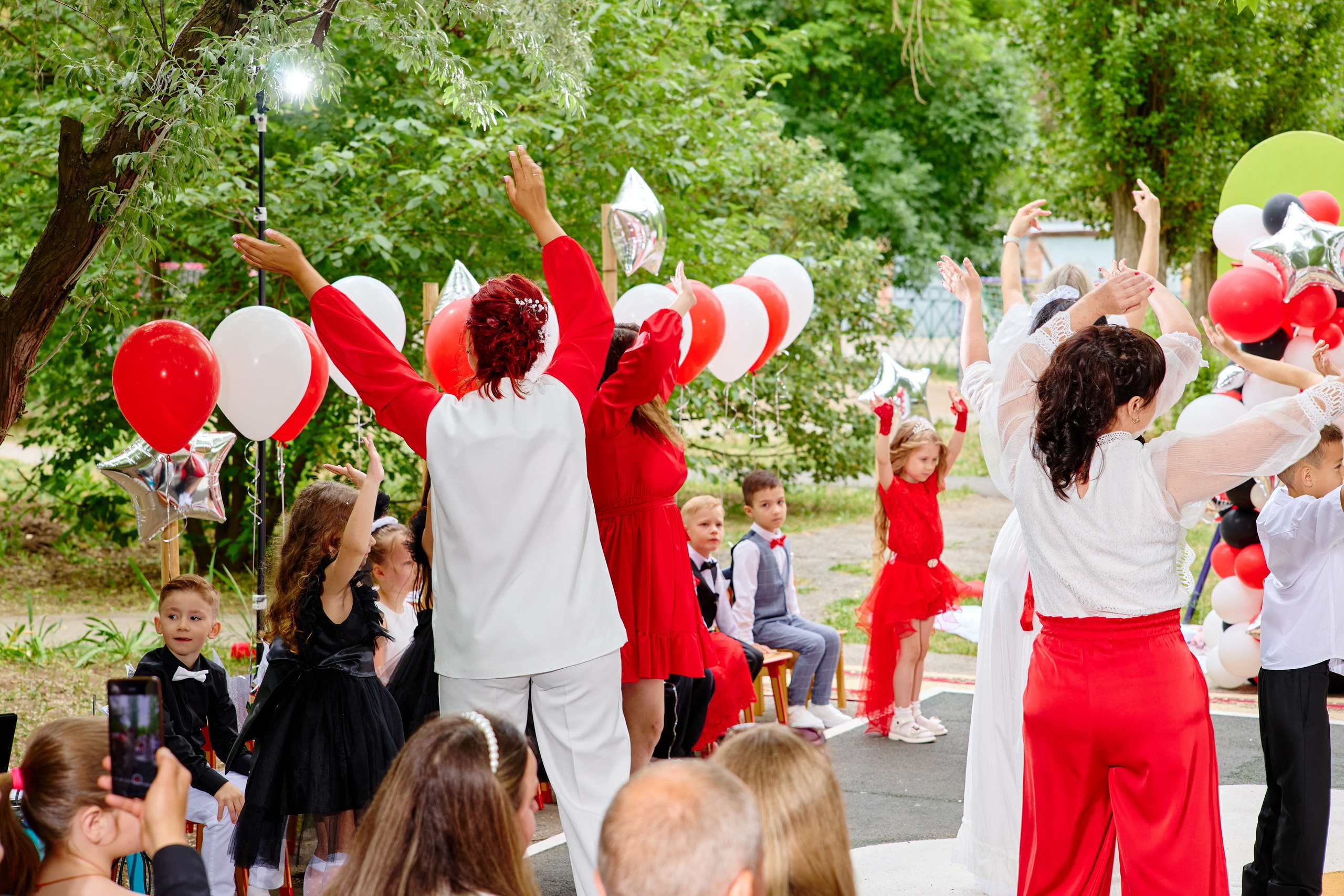 Выпускной 45 сад. Фотограф Выпускные альбомы Таганрог Сергей Коробченко