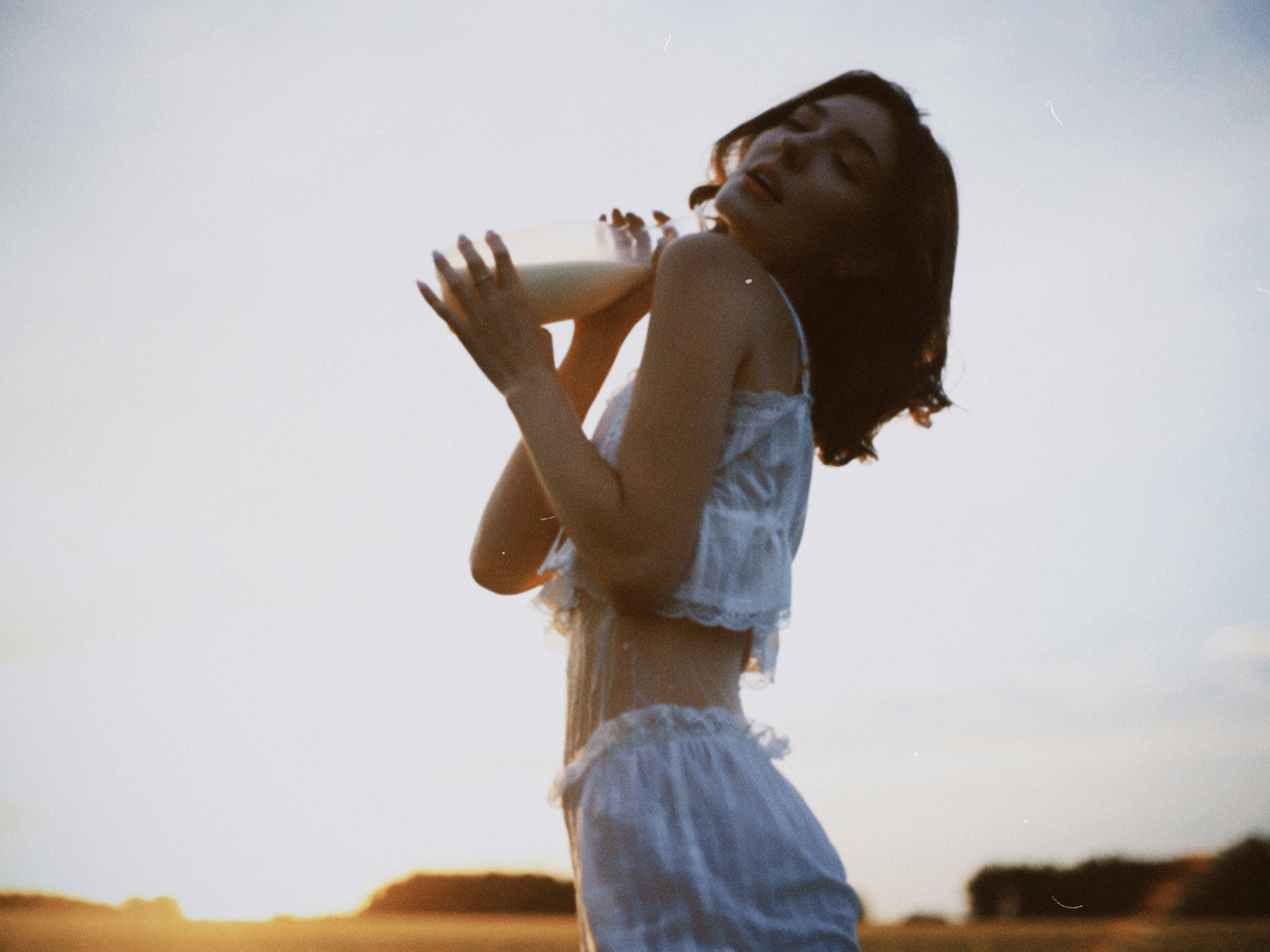 Девушка в деревне. Фотограф Велькер Марина