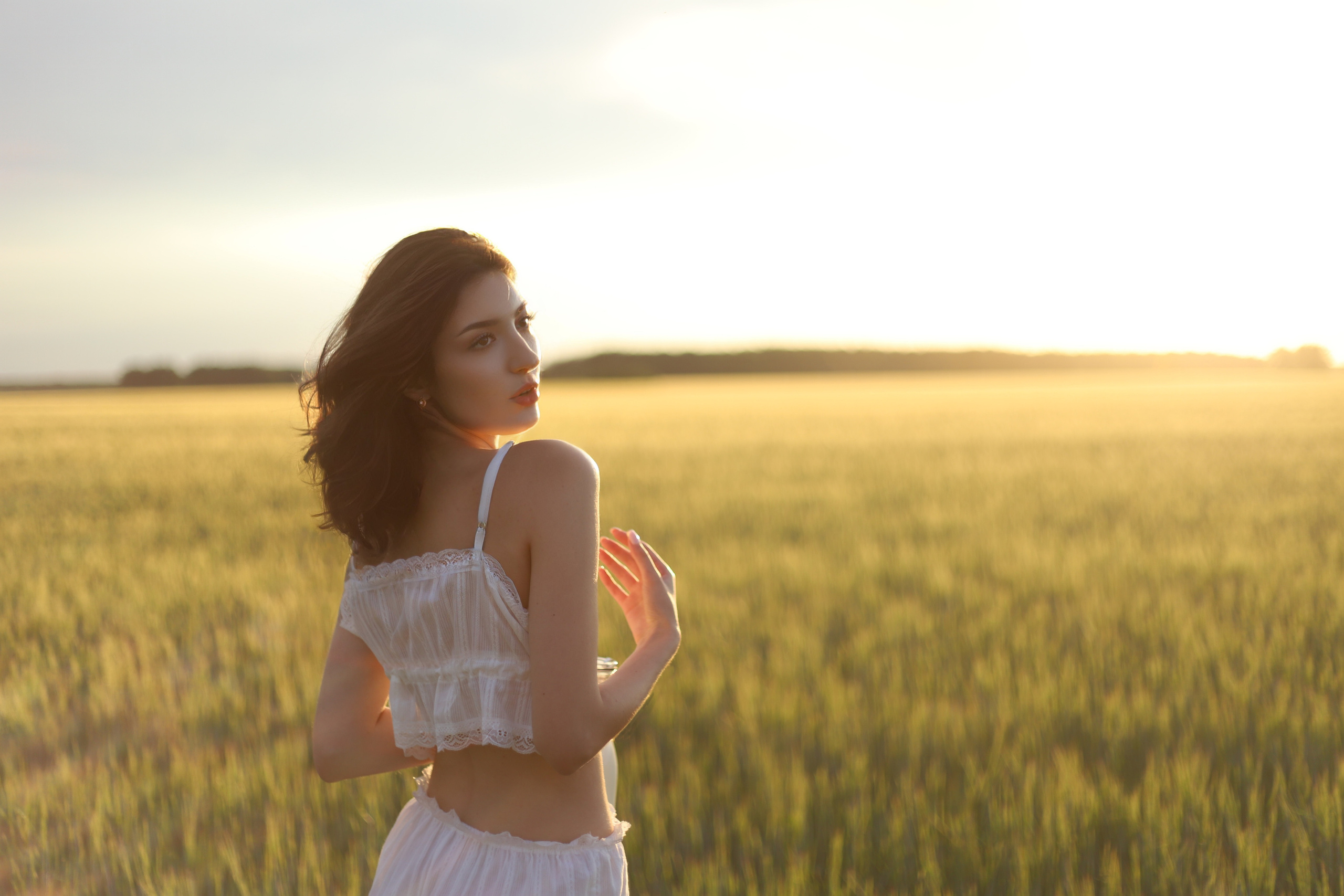 Девушка в деревне. Фотограф Велькер Марина