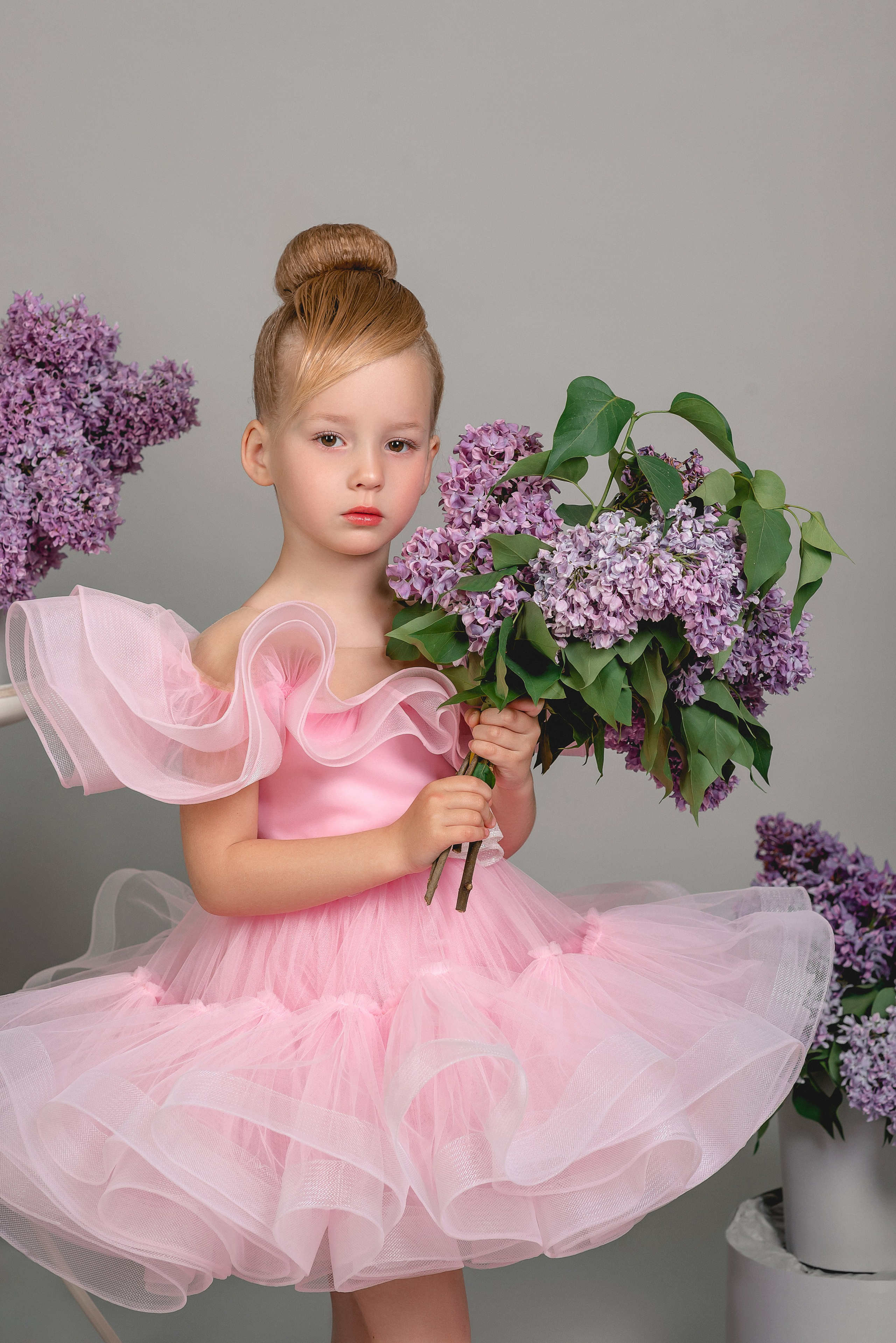 Полина в сирени и магнолии 2024. Семейный и детский фотограф Наталья Горда