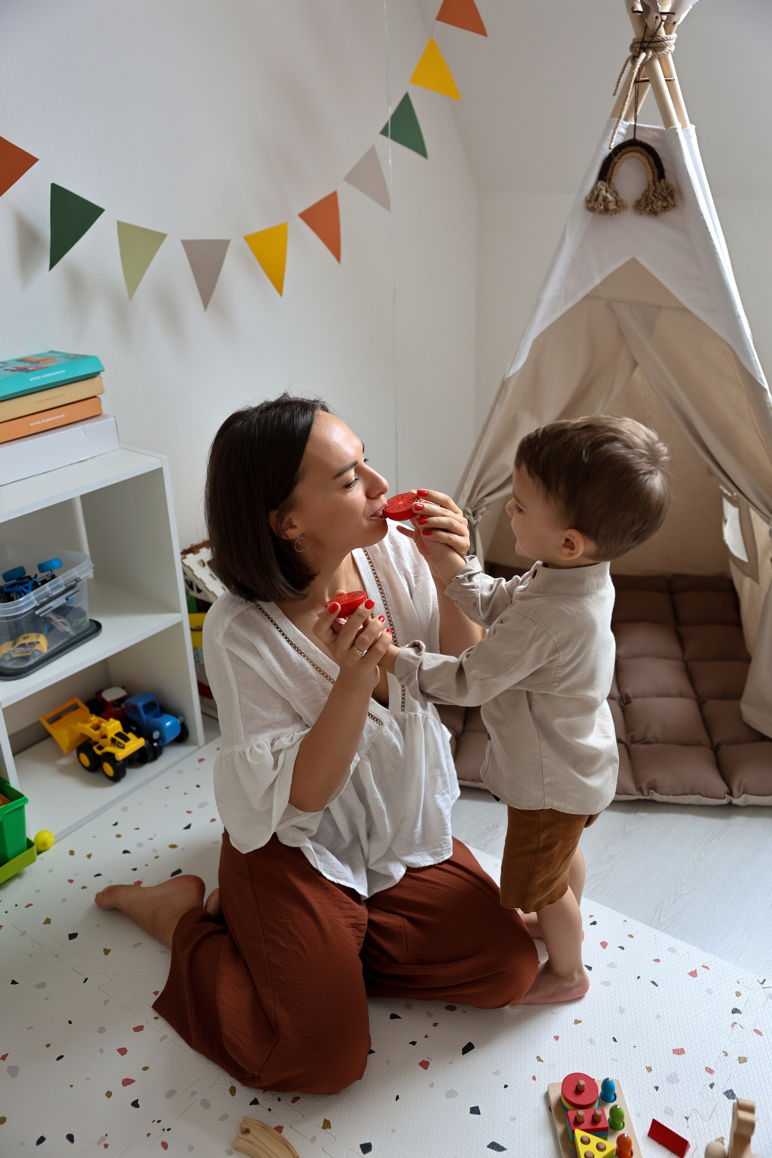 Катя и Платон играют. Ваш семейный newborn и lifestyle фотограф в СПБ Наталья Журавлева