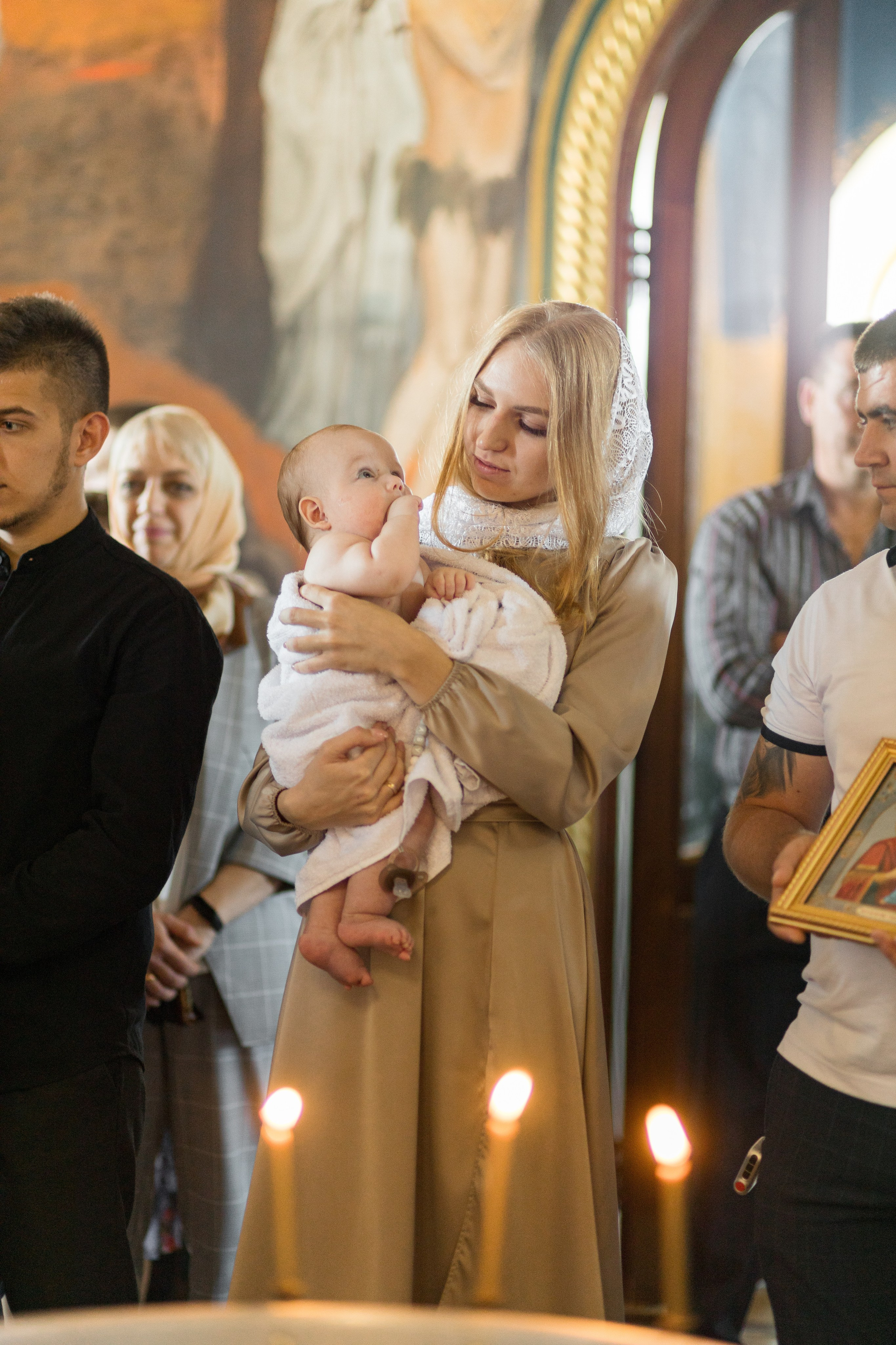 Крещение Михаила в Николаевской церкви. Анастасия Безуглова- свадебный фотограф в Таганроге