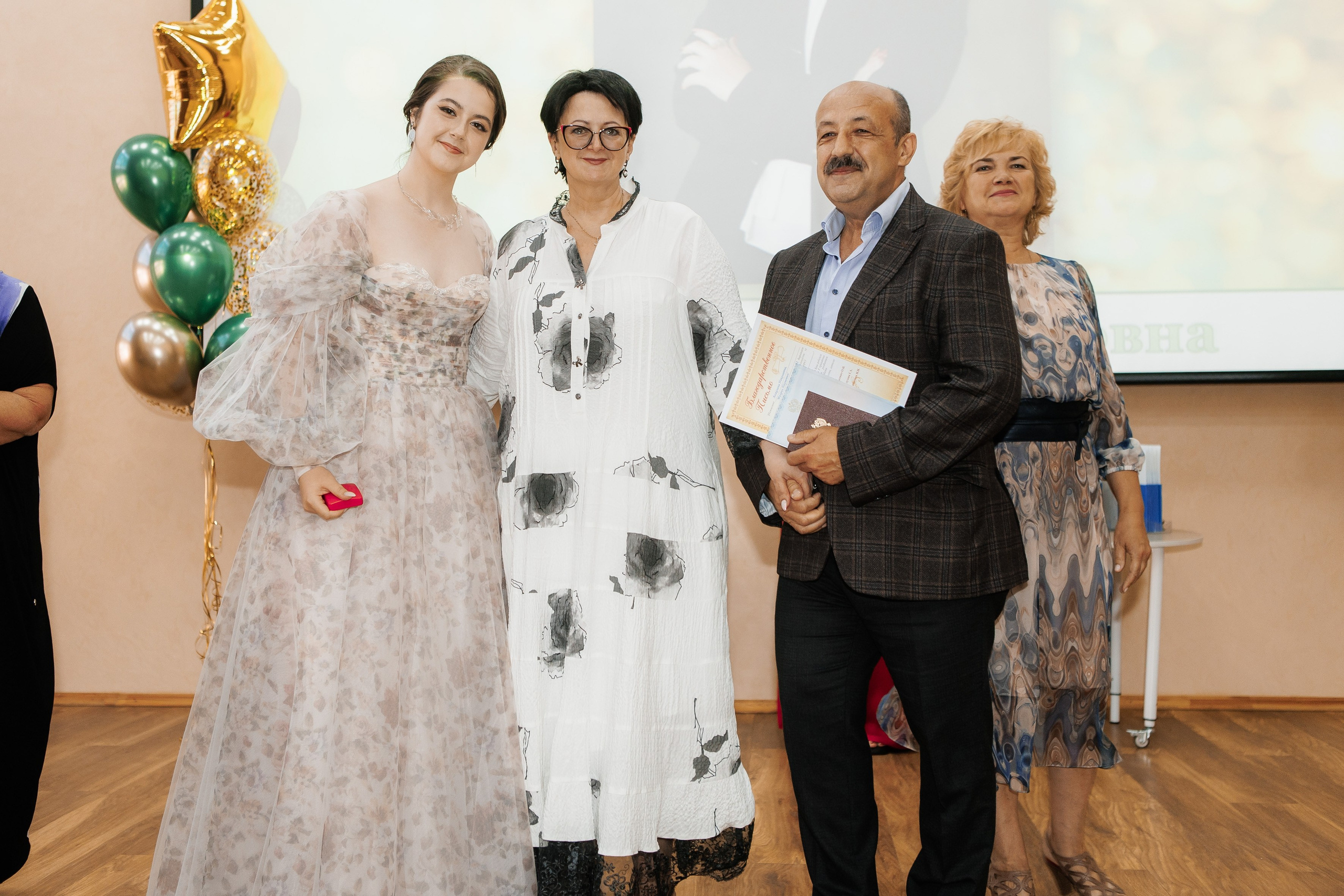 Выпускной Гимназия 12 2024 г. Свадебный и портретный Фотограф в Липецке Дмитрий Котюков