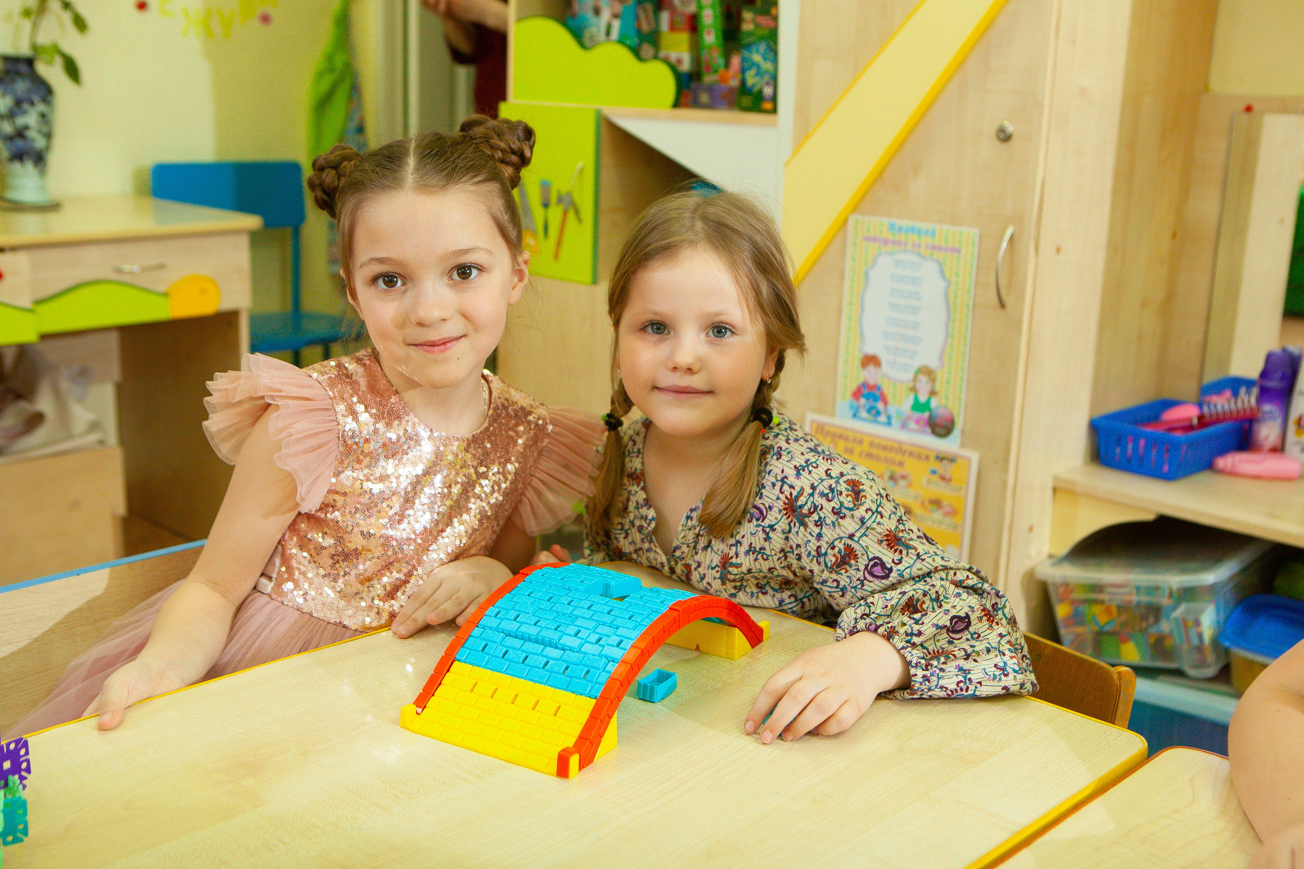 Отзывы о работе фотографа для школы и детского сада в Новосибирске. Выпускной альбом Новосибирск