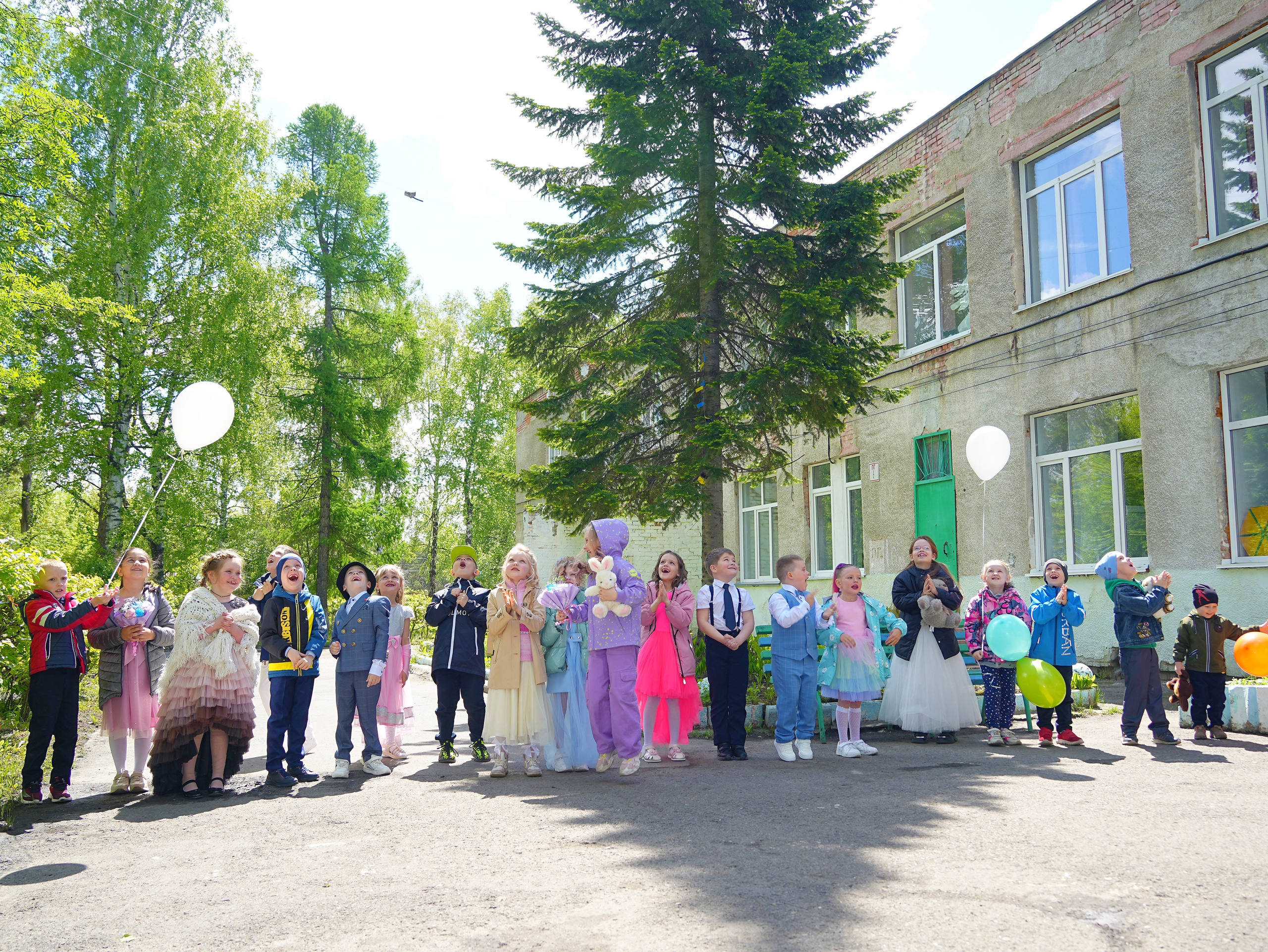 Фотосъемка видеосъёмка фотограф видеооператор новогодних утренников  в. Фотограф, видеооператор Нина Коршунова