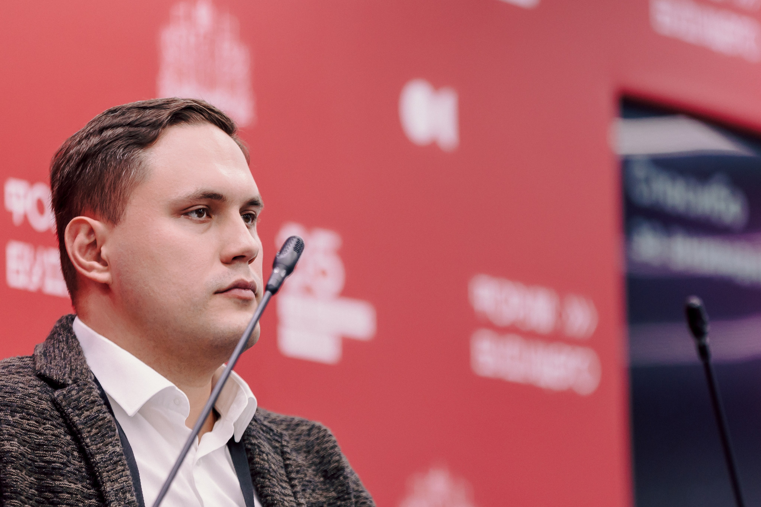 СКБ Контур — Форум будущего — Деловая программа. Лёшка Варзегов — фотограф