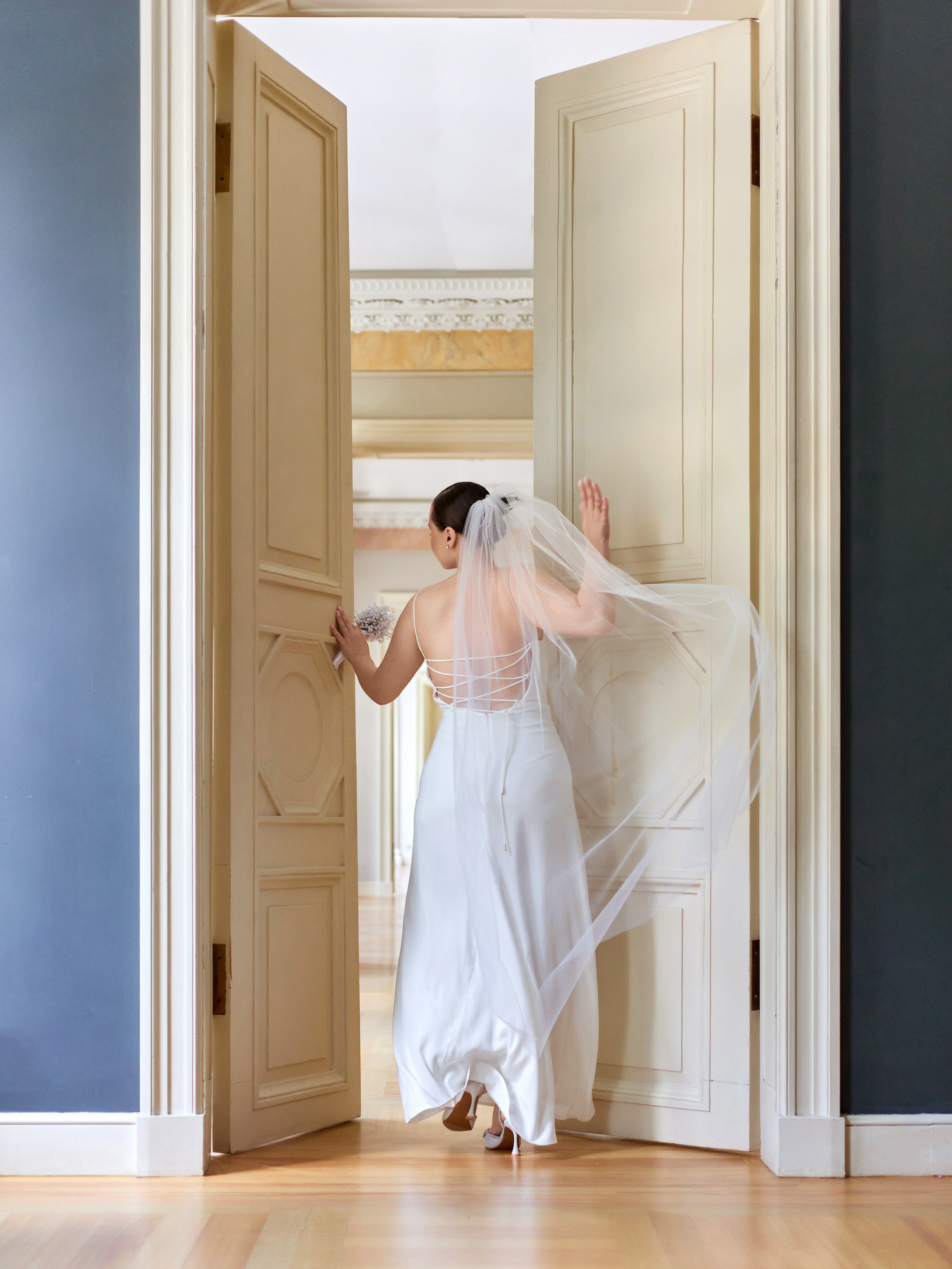 Свадебная фотосессия в Усадьбе Муравьёвых-Апостолов в Москве