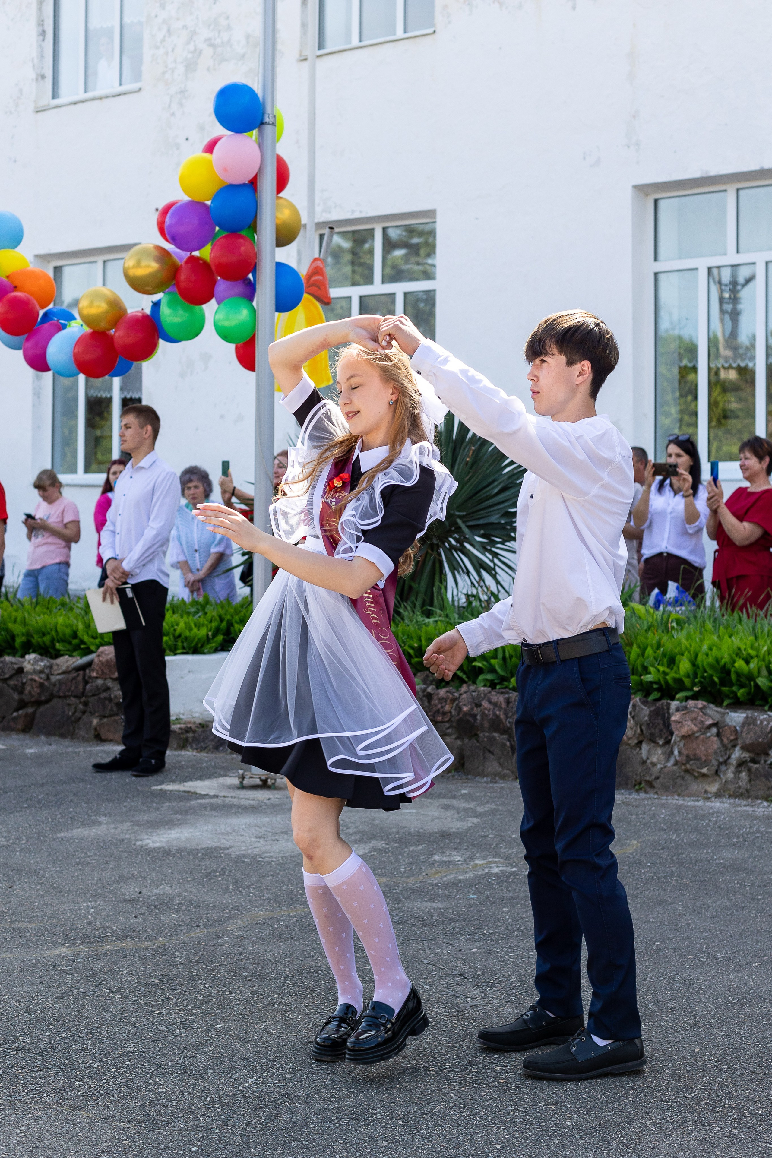 Последний звонок. Выпускные альбомы Майкоп, Краснодар Елена Золотарева