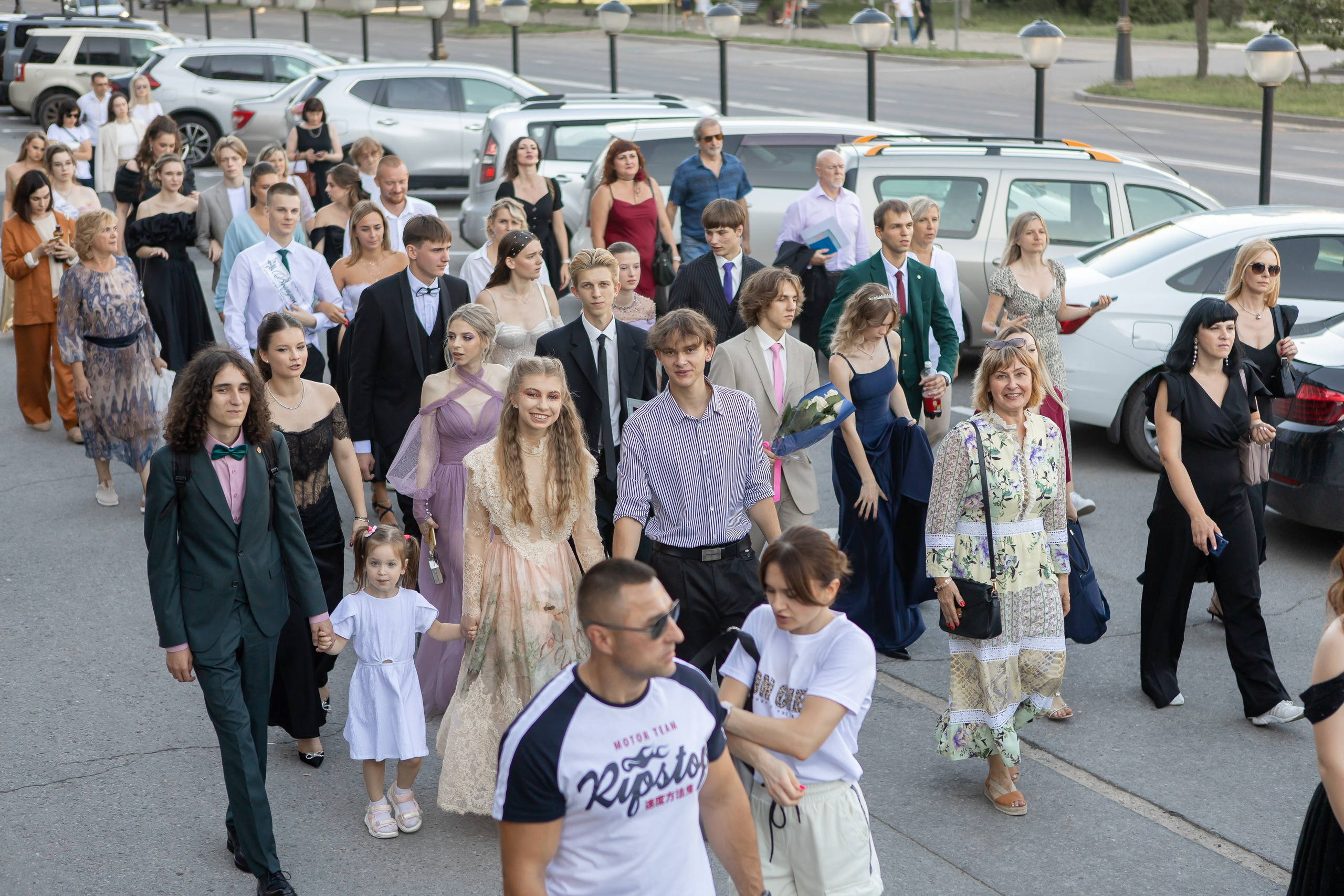 Выпускной Гимназия 12 2024 г. Свадебный и портретный Фотограф в Липецке Дмитрий Котюков