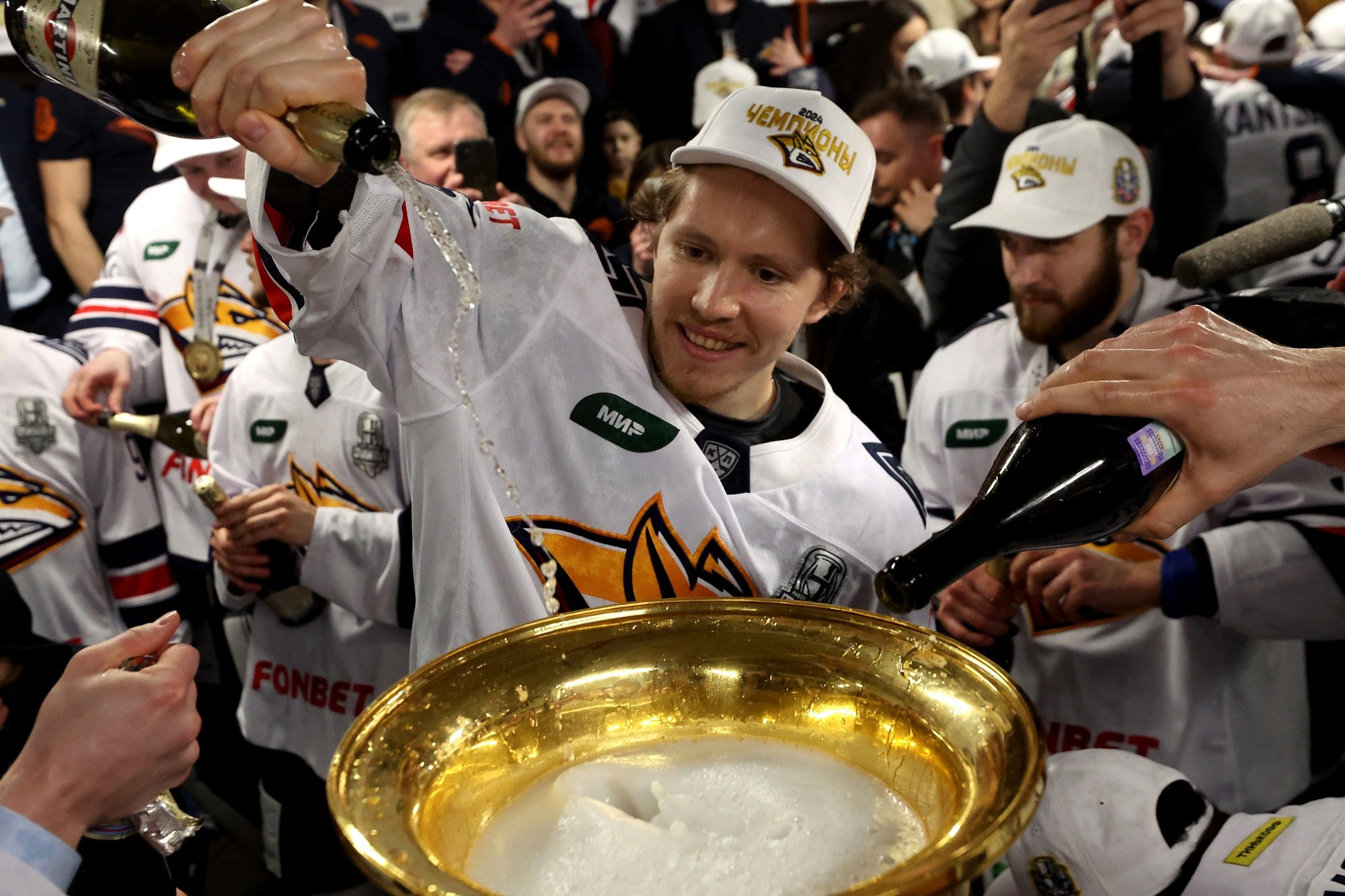 Партнеры, заказчики, клубы КХЛ, хоккей, форма, Салават Юлаев, Автомобилист, Металлург, Трактор, Ак Барс, Нефтехимик, ВХЛ, КХЛ, STEEL AXES, Магнитогорск, экипировка, спорт, твори добро, ДЦП, благотворительность Кубок Гагарина