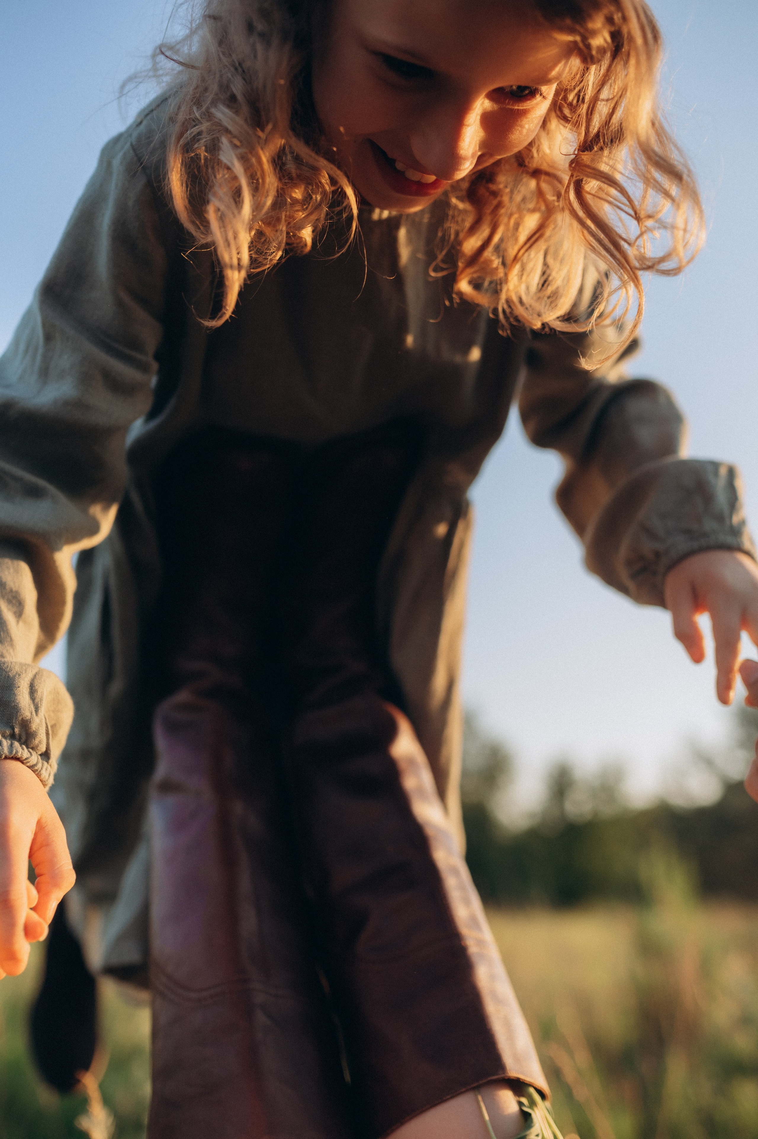 Кристина, Соня и люпиновый вечер. Фотограф Мария Стрелкова