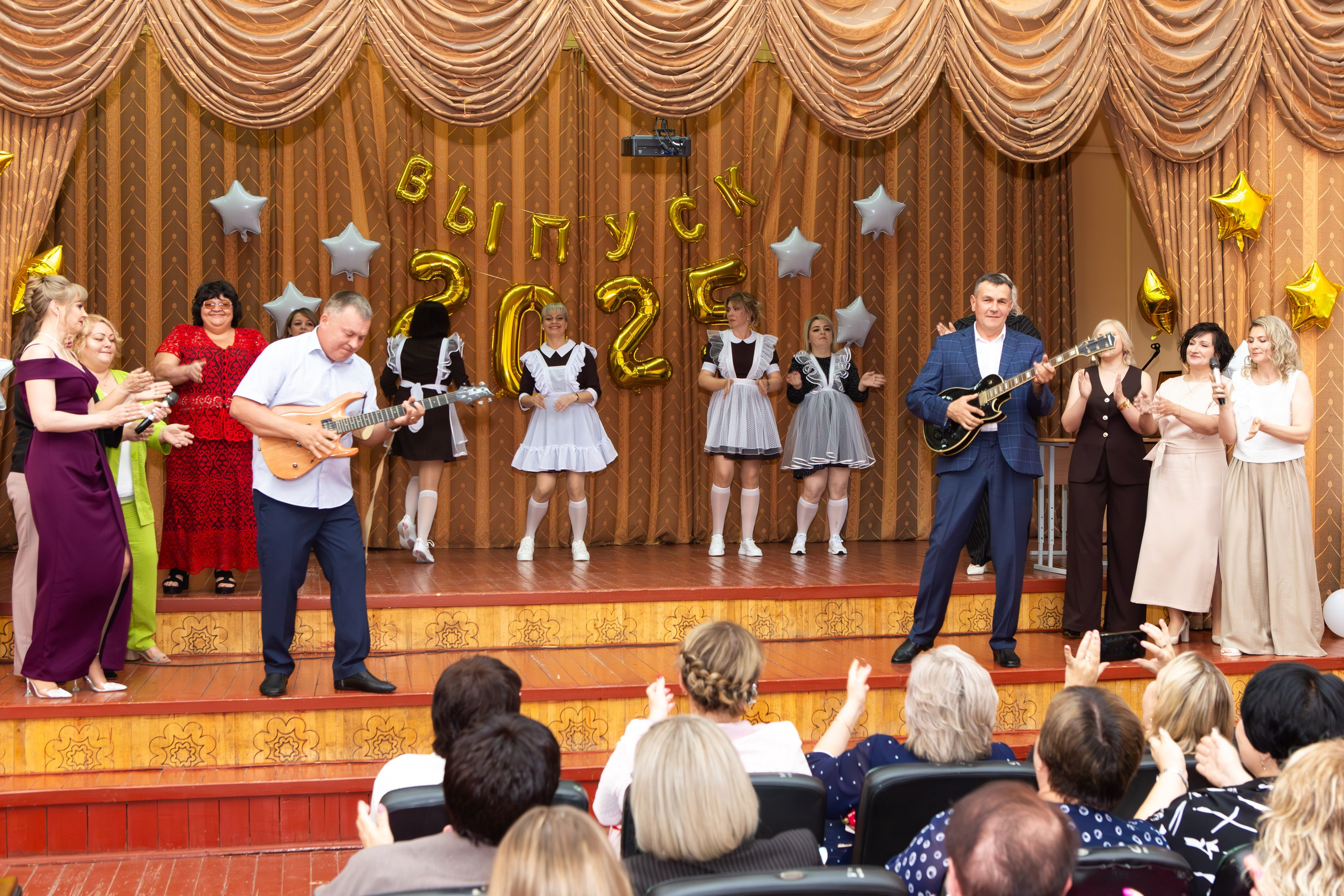 Вручение дипломов 2025 9 ШКОЛА МЦЕНСК. ТВОЙ АЛЬБОМ / ТВОИ ПРАВИЛА