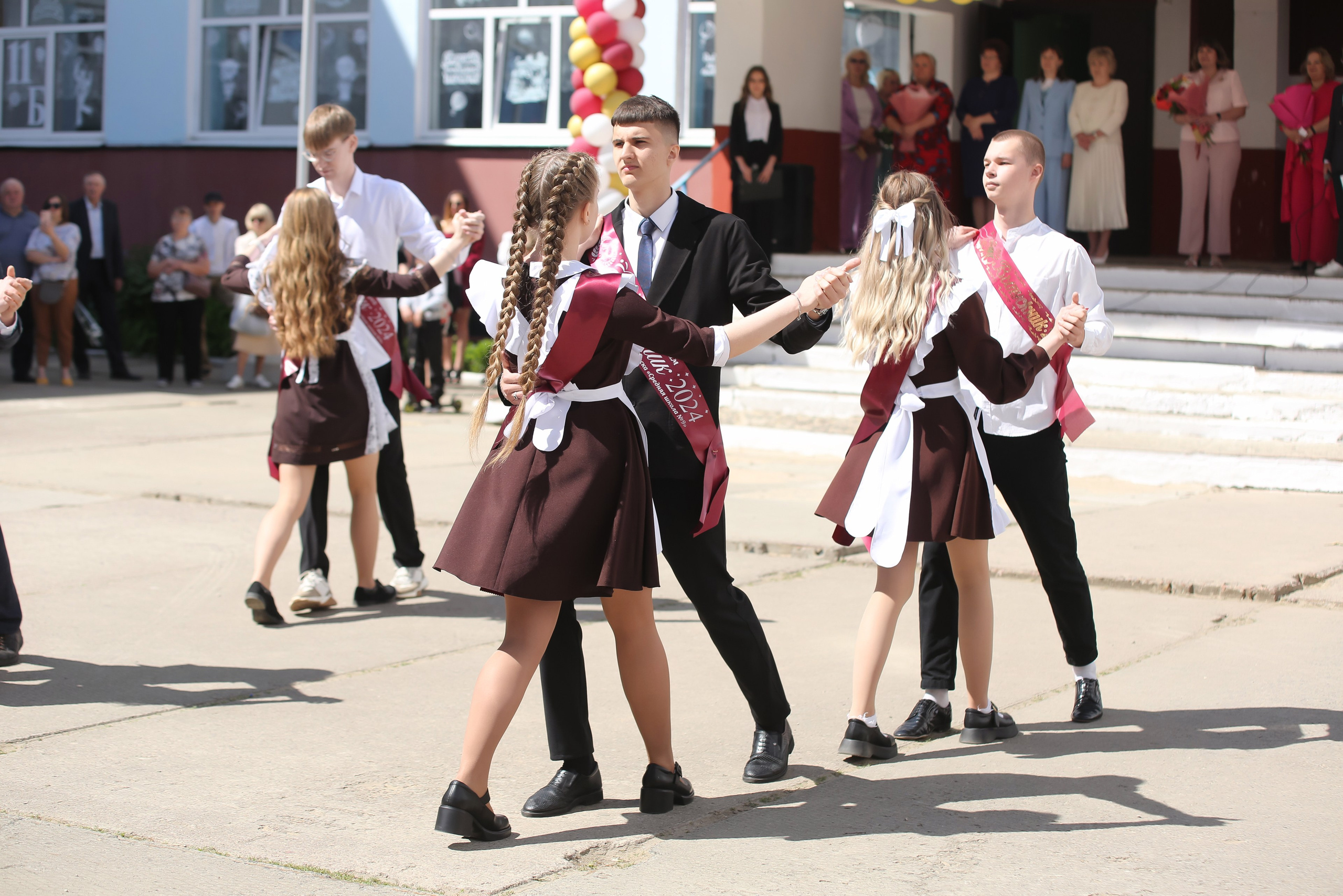 ЛИНЕЙКА «ПОСЛЕДНИЙ ЗВОНОК» 9 ШКОЛА 2024 г МЦЕНСК. ТВОЙ АЛЬБОМ / ТВОИ ПРАВИЛА