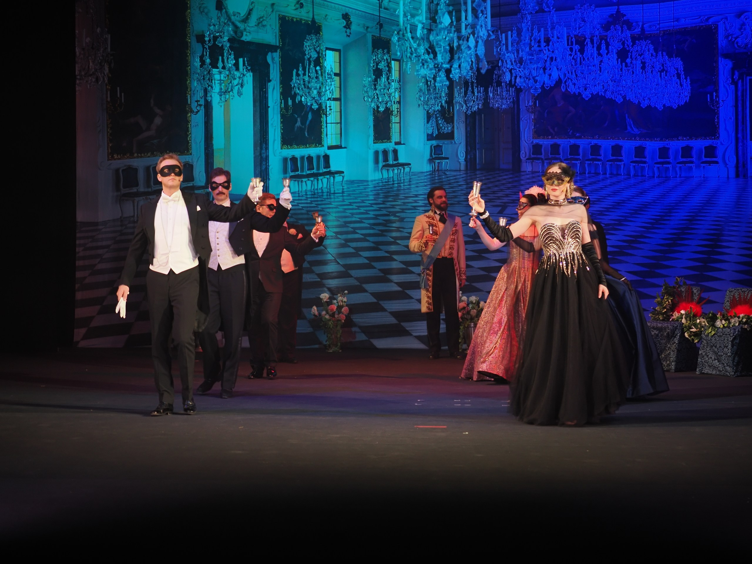 «БУФФ-ПАРАДИЗ» Летучая мышь (в Нск). Портретный и спортивный фотограф в Новосибирске и Твери Кононов Алексей