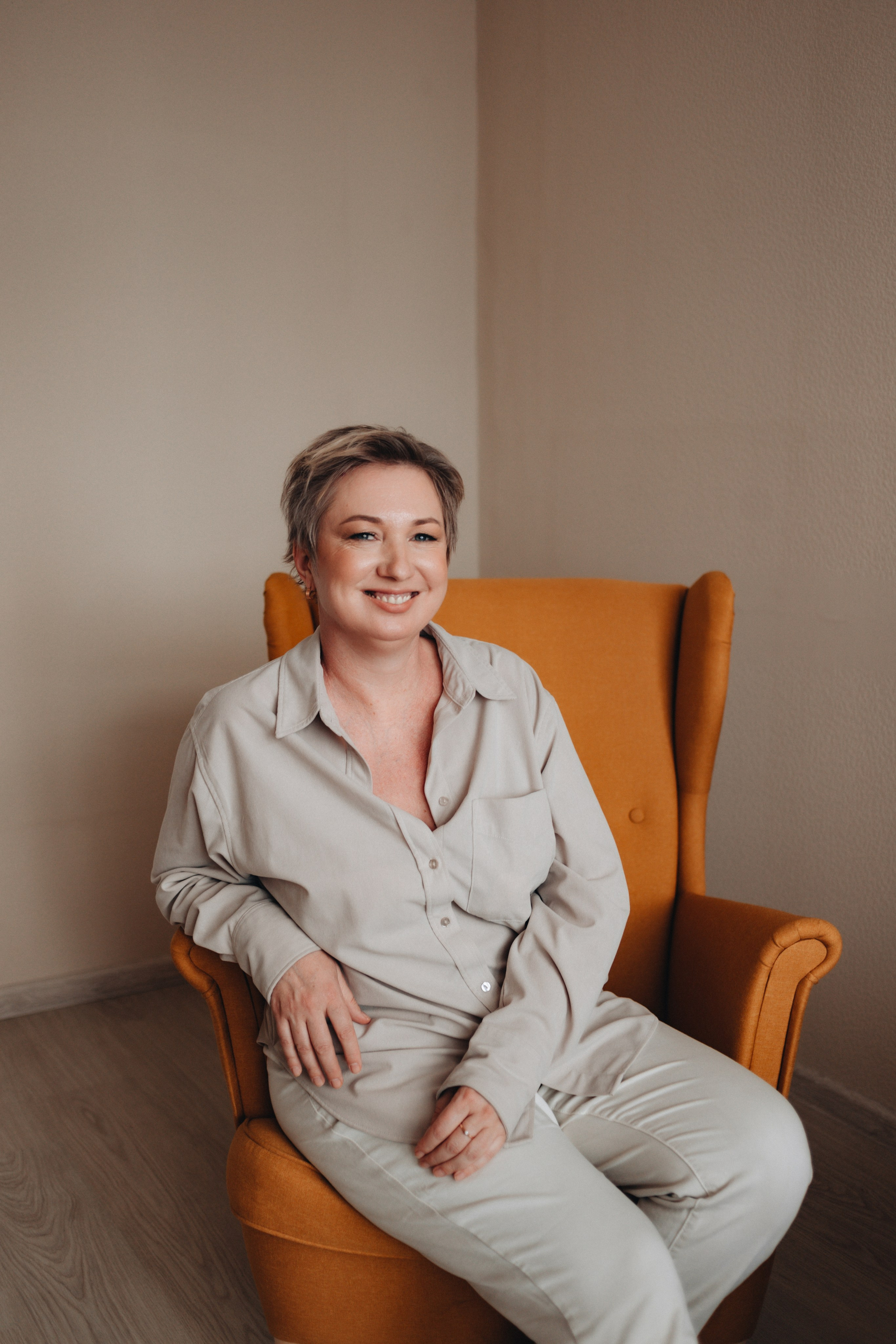 Фотосессия для психолога в коворкинге «Искусство гармонии». Фотограф Настя Галингер Краснодар