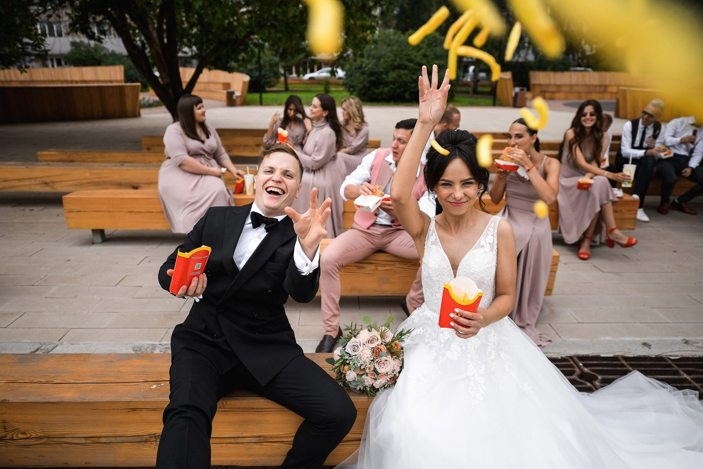 🌄 Демьян и Катя — свадьба в нацпарке "Столбы" | Веселый банкет и эпичные фото на скалах. 📸 Свадебный и семейный фотограф в Красноярске Тихомиров Евгений | 17 лет опыта | 800+ свадеб