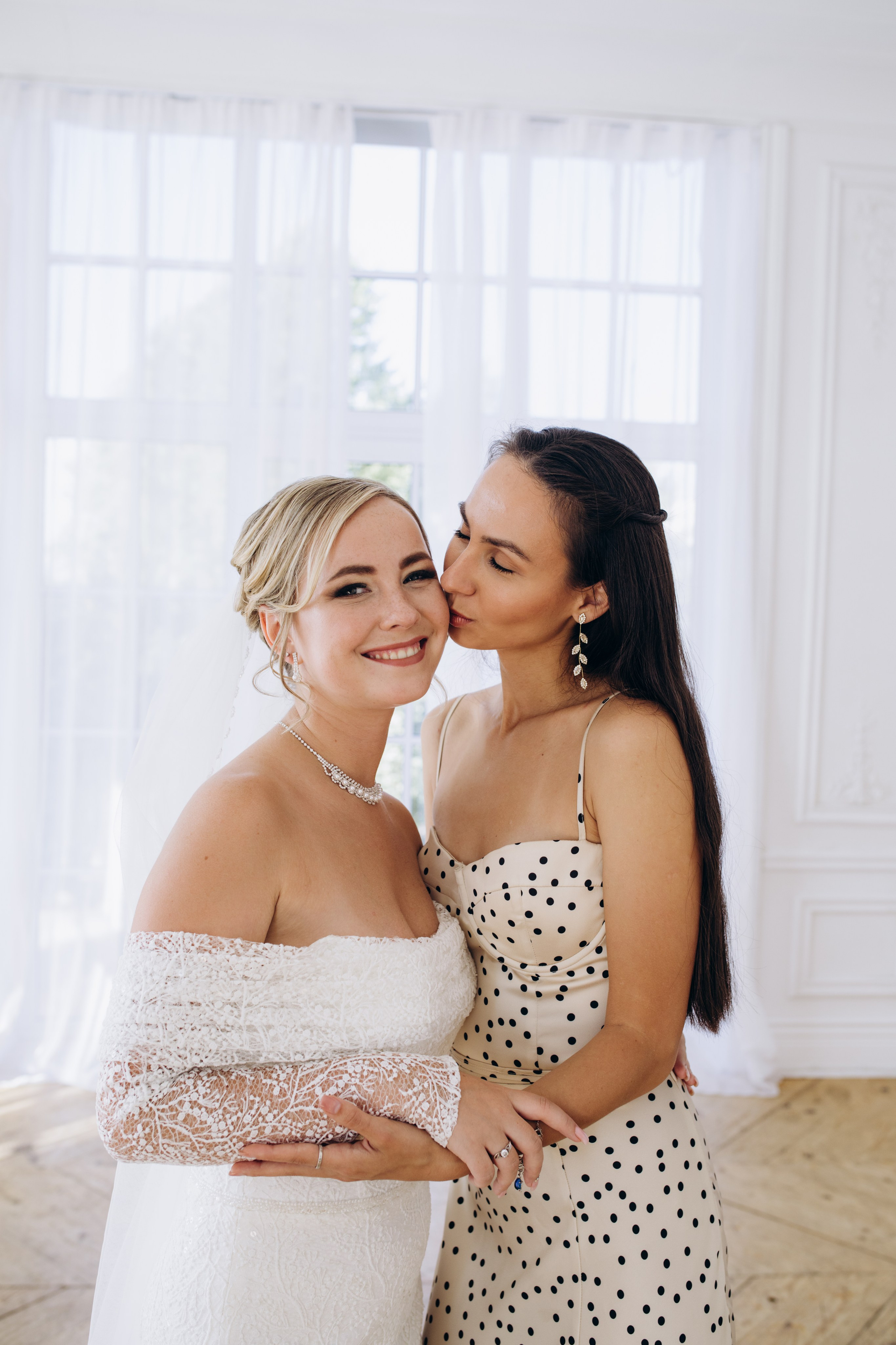 Свадебная регистрация в Загсе на Английской Набережной в Санкт-Петербурге. Фотограф в Санкт-Петербурге Разиля Идиятуллина