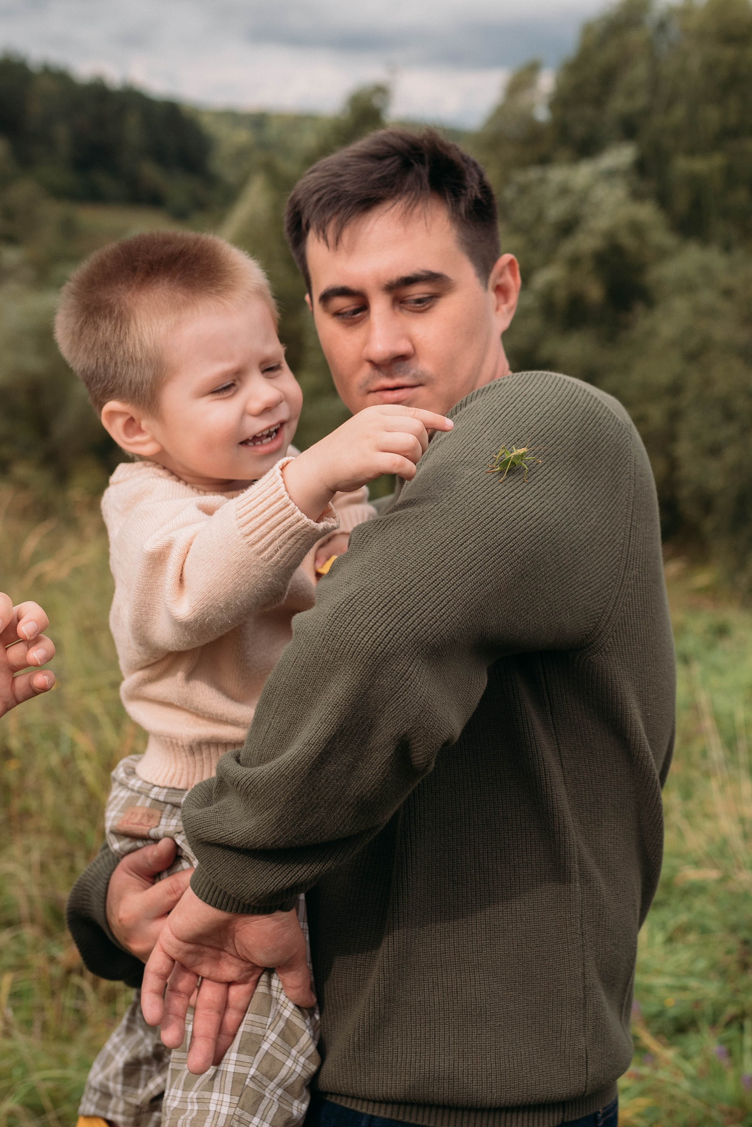 Семейная фотосессия на природе осенью