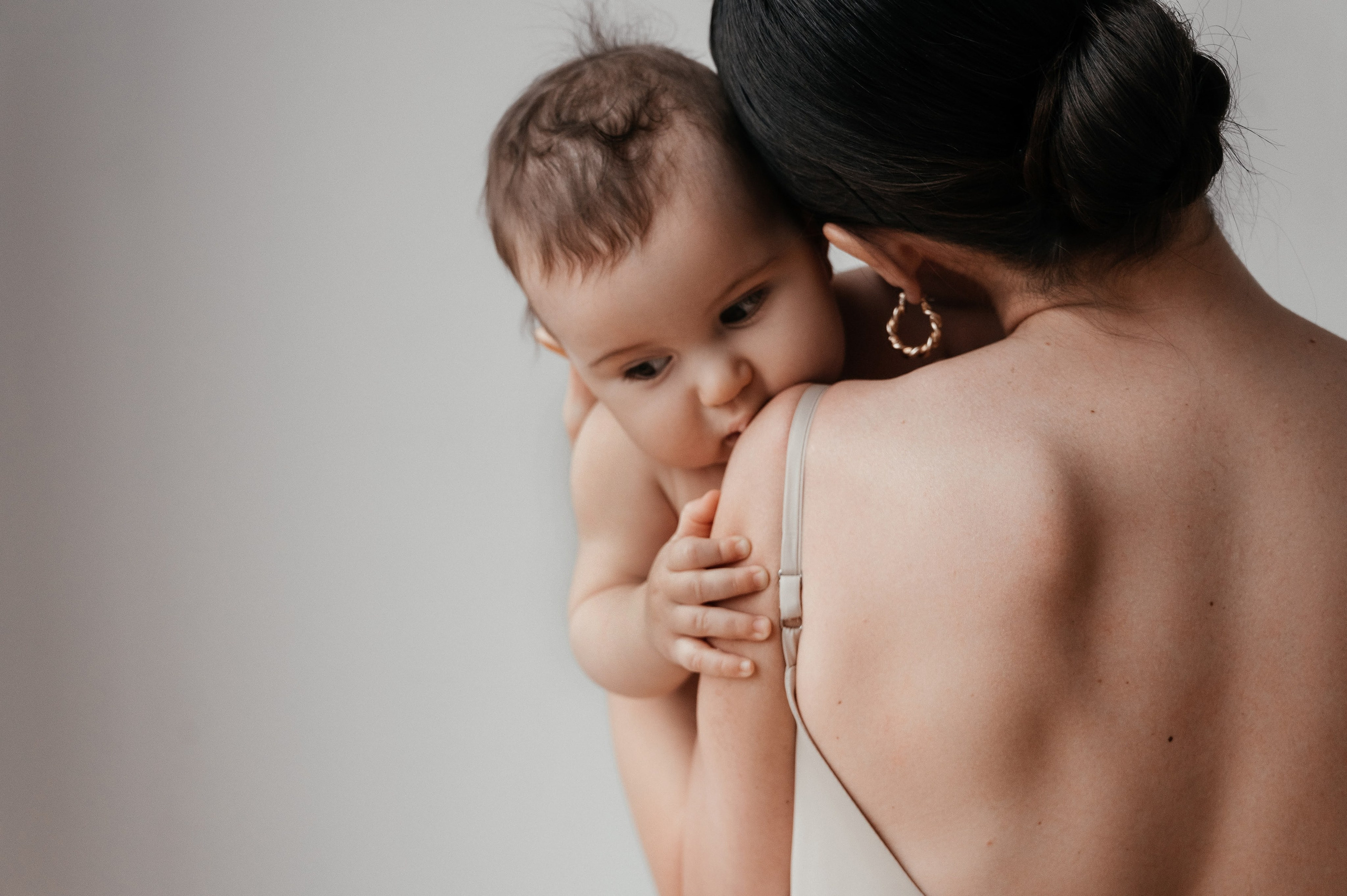 Марина. Профессиональный фотограф беременности в СПБ. Стильные фотосессии беременности в стиле минимализм и классическая фотография