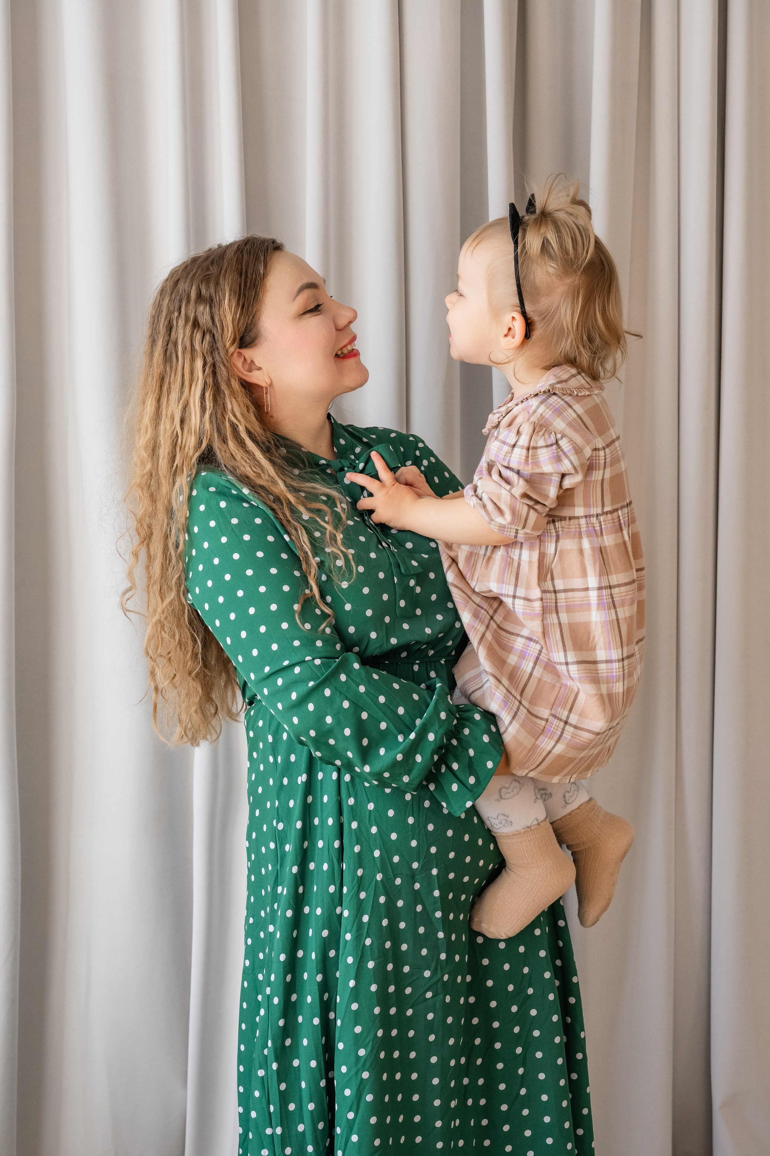 Мама и дочь. Фотограф и видеограф в Улан-Удэ: Аюна Габагуева и Артём Шаханов