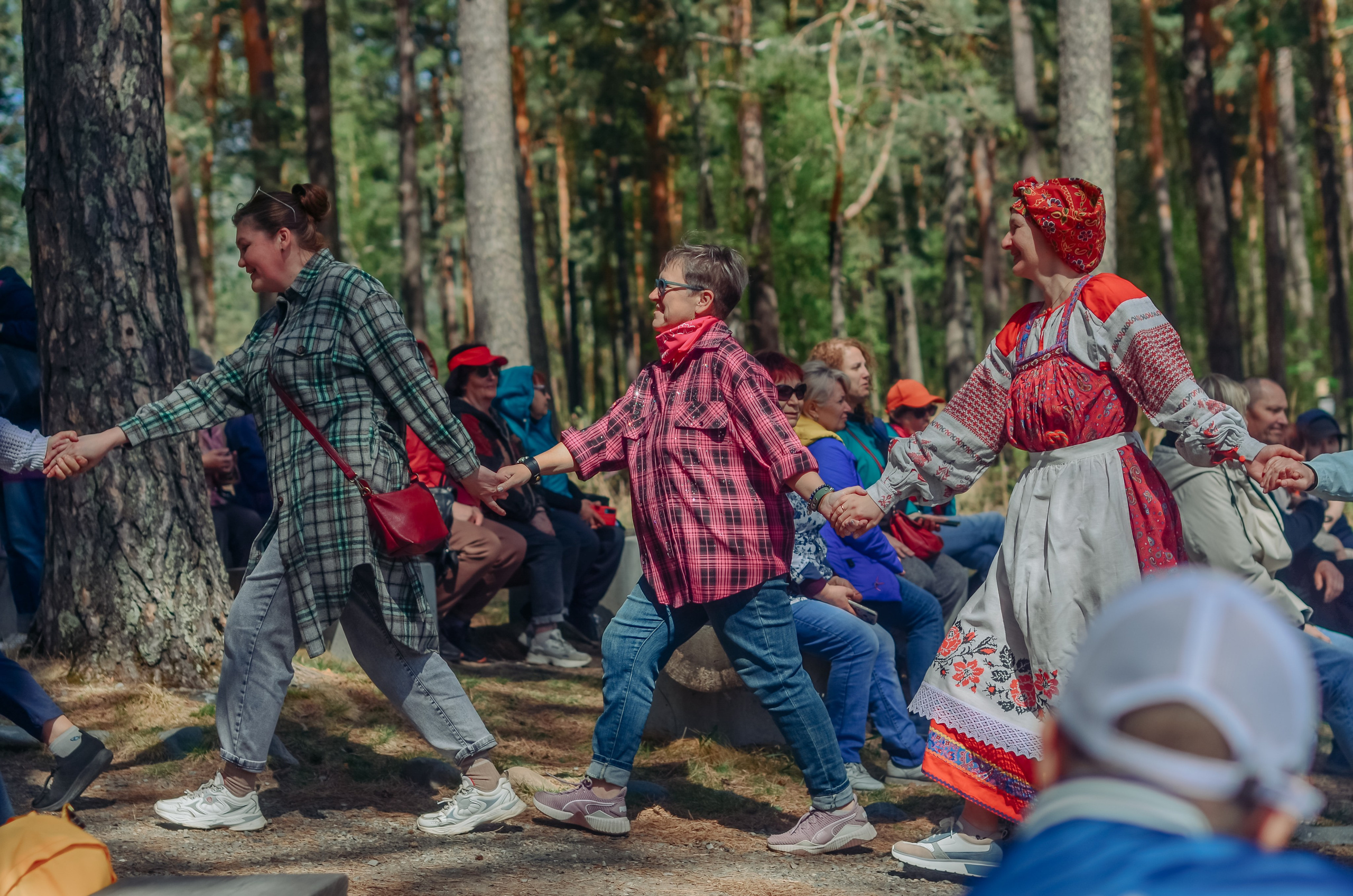Фестиваль «Цветение Маральника на Алтае 2025». Фоторепортаж. Денисова Аля — фотограф для парных съемок и индивидуальных историй в Барнауле