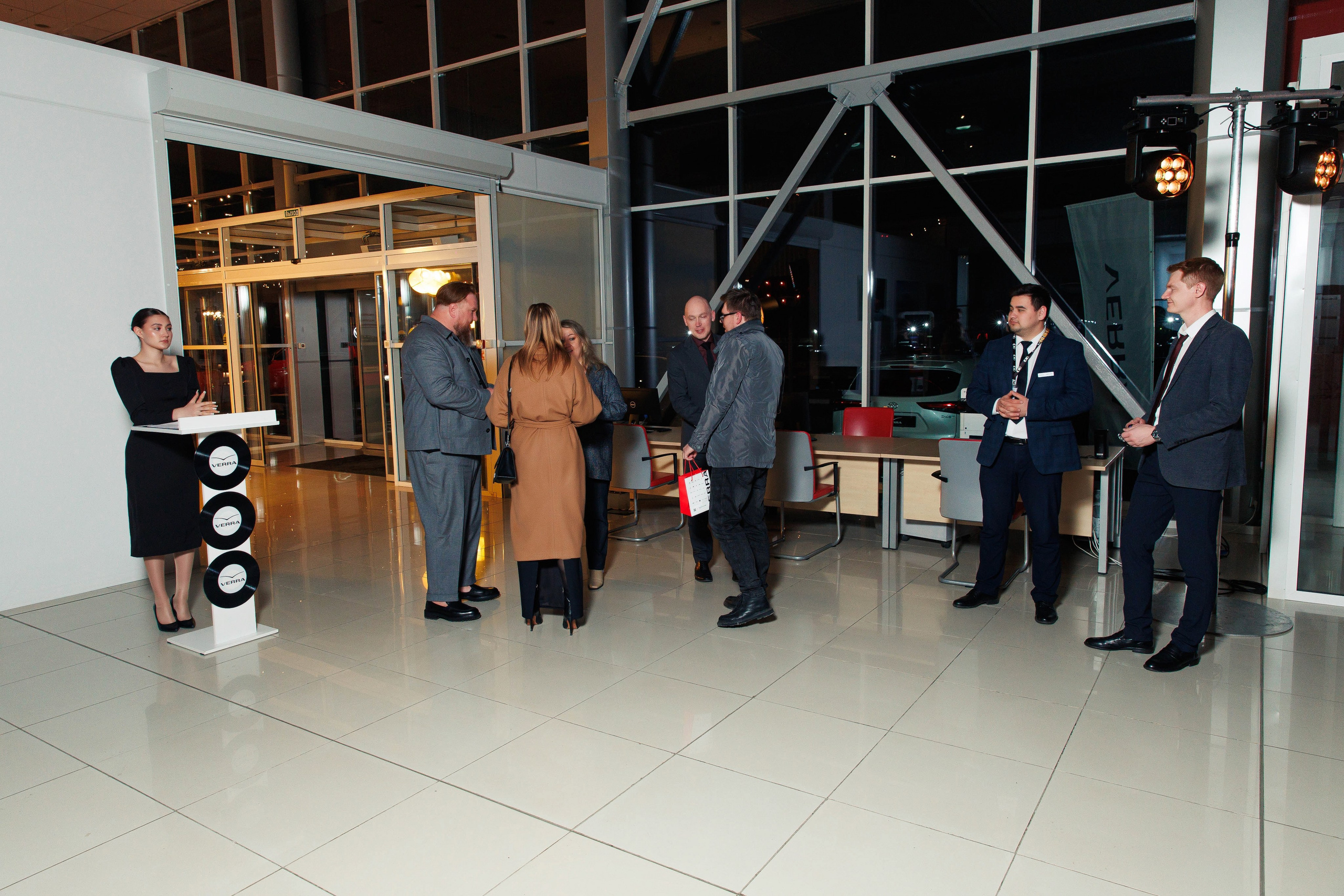 Презентация новой Toyota RAV4. Репортажный и свадебный фотограф в Уфе Павел Кожевников