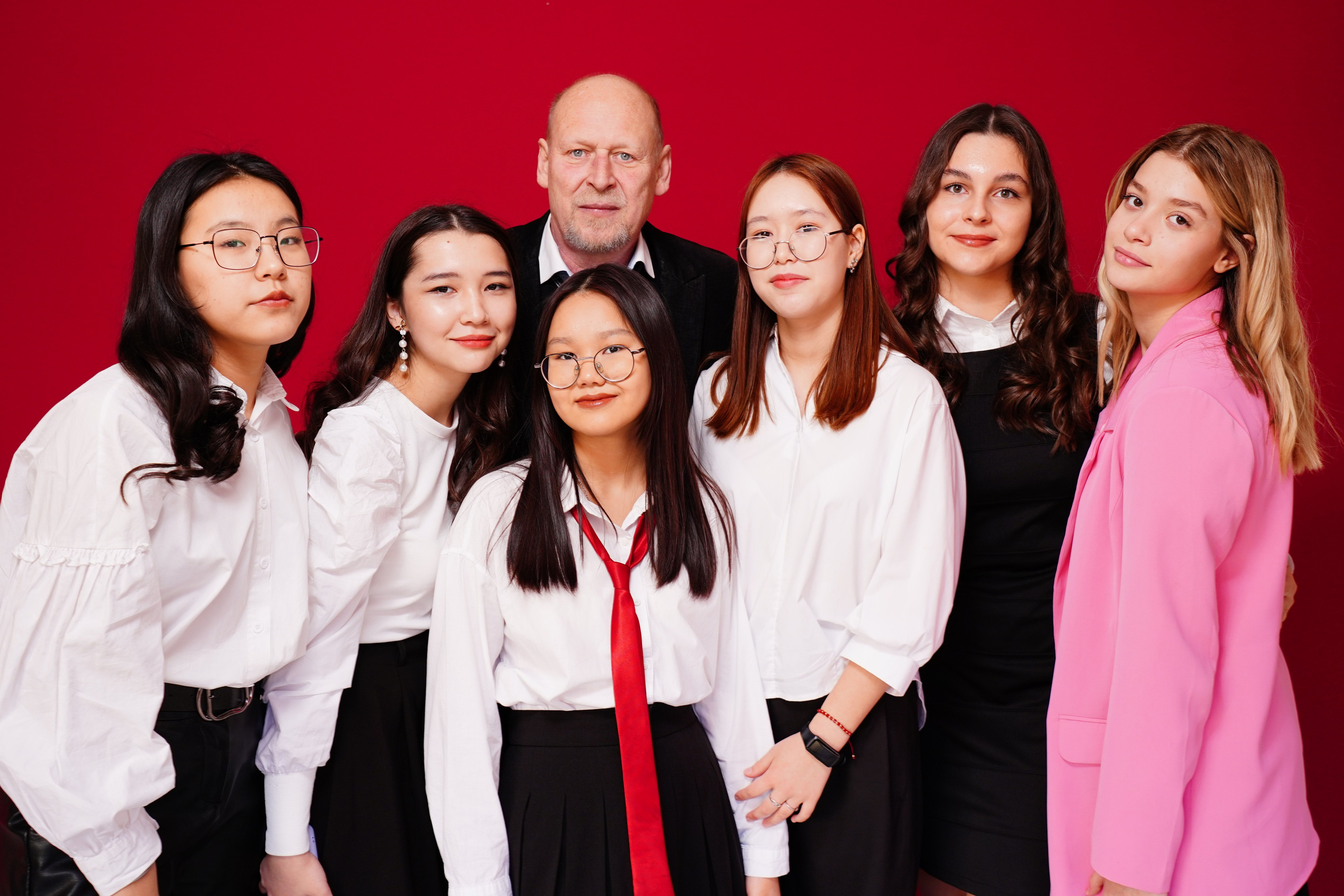 Мелкие группы / старшие классы. MEMENTO.Выпускные альбомы, школьные, юбилейные и другие книги. Ростов-на-Дону