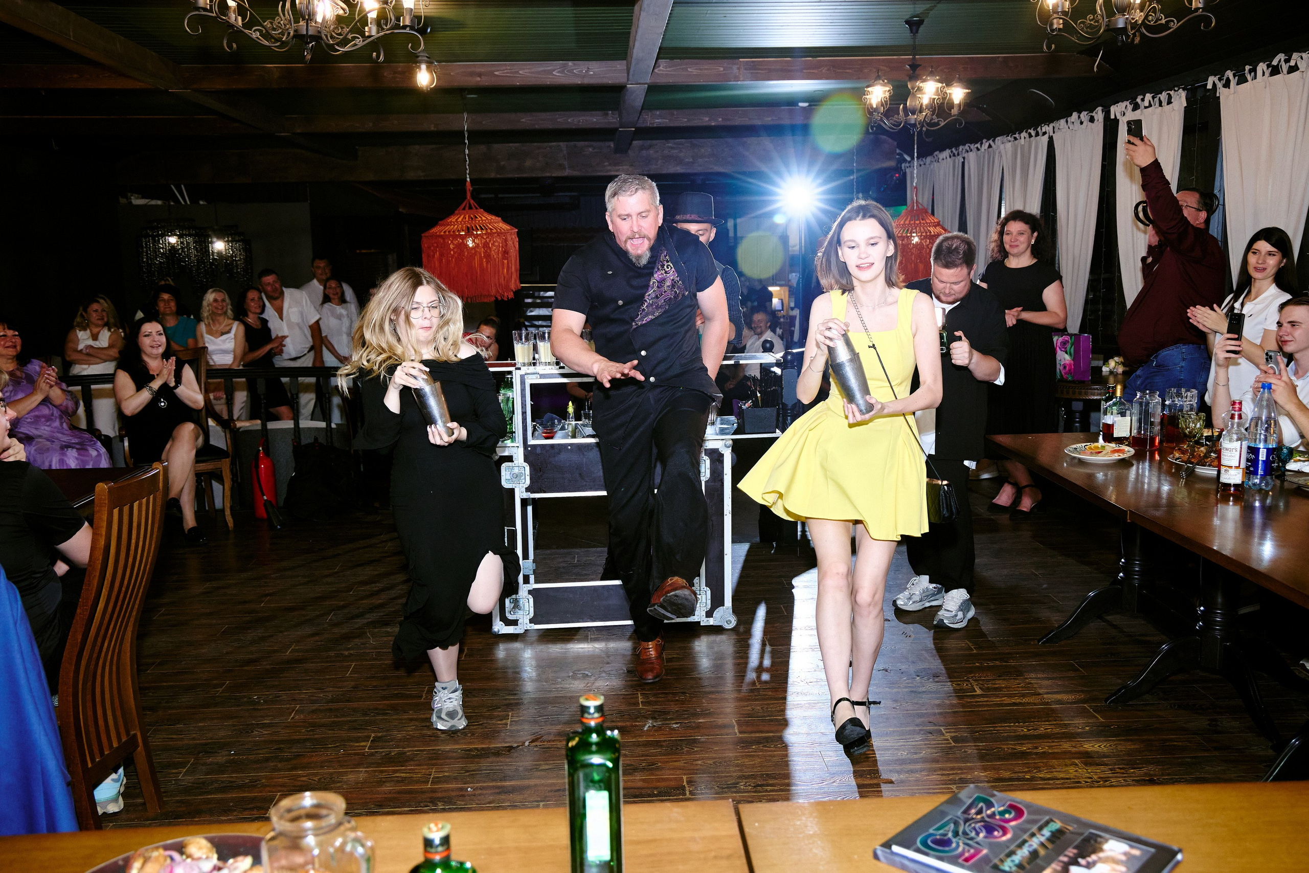 Выпускной 35 Сош. Фотограф Выпускные альбомы Таганрог Сергей Коробченко