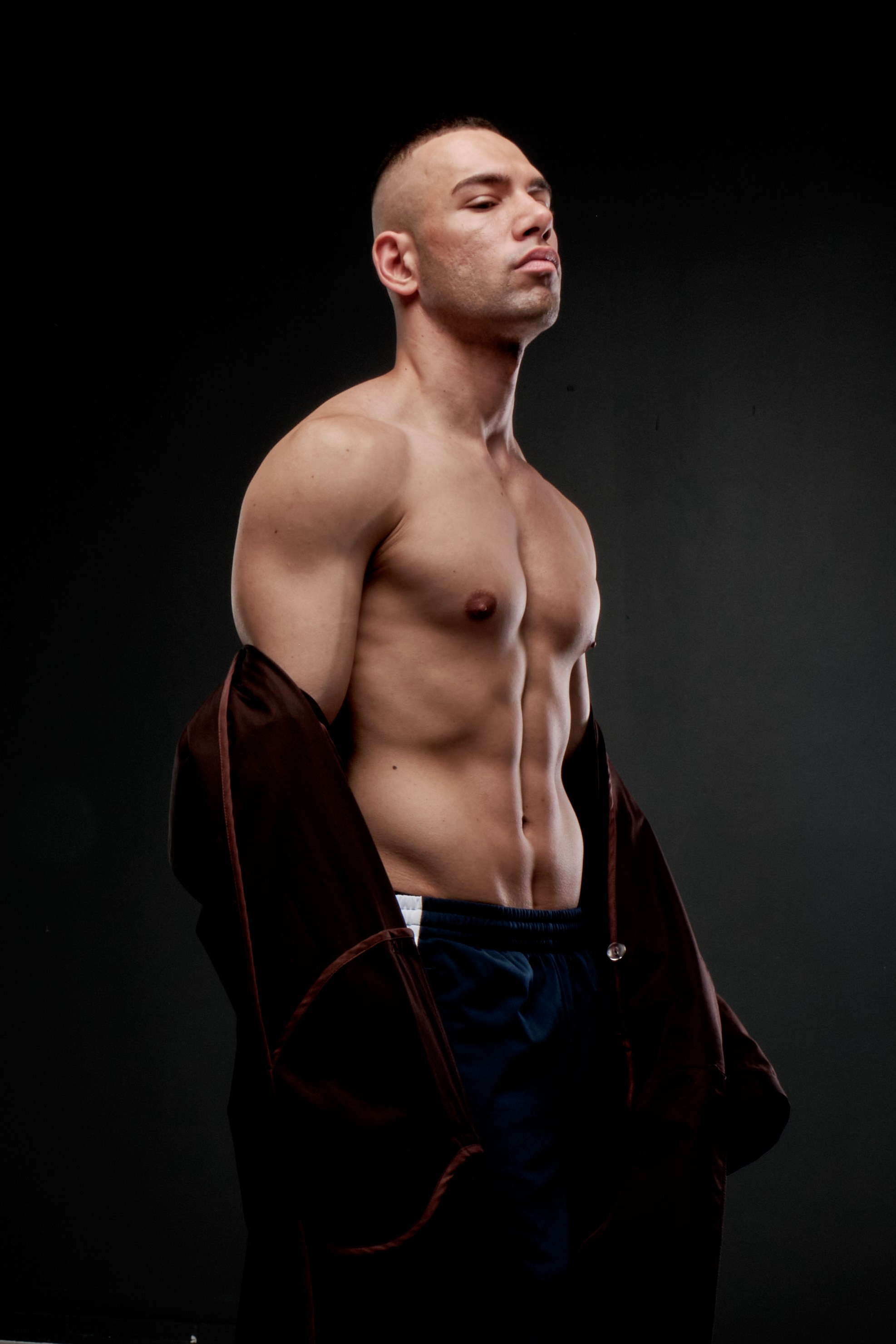 Я  фотограф. Работаю в городе Москва,