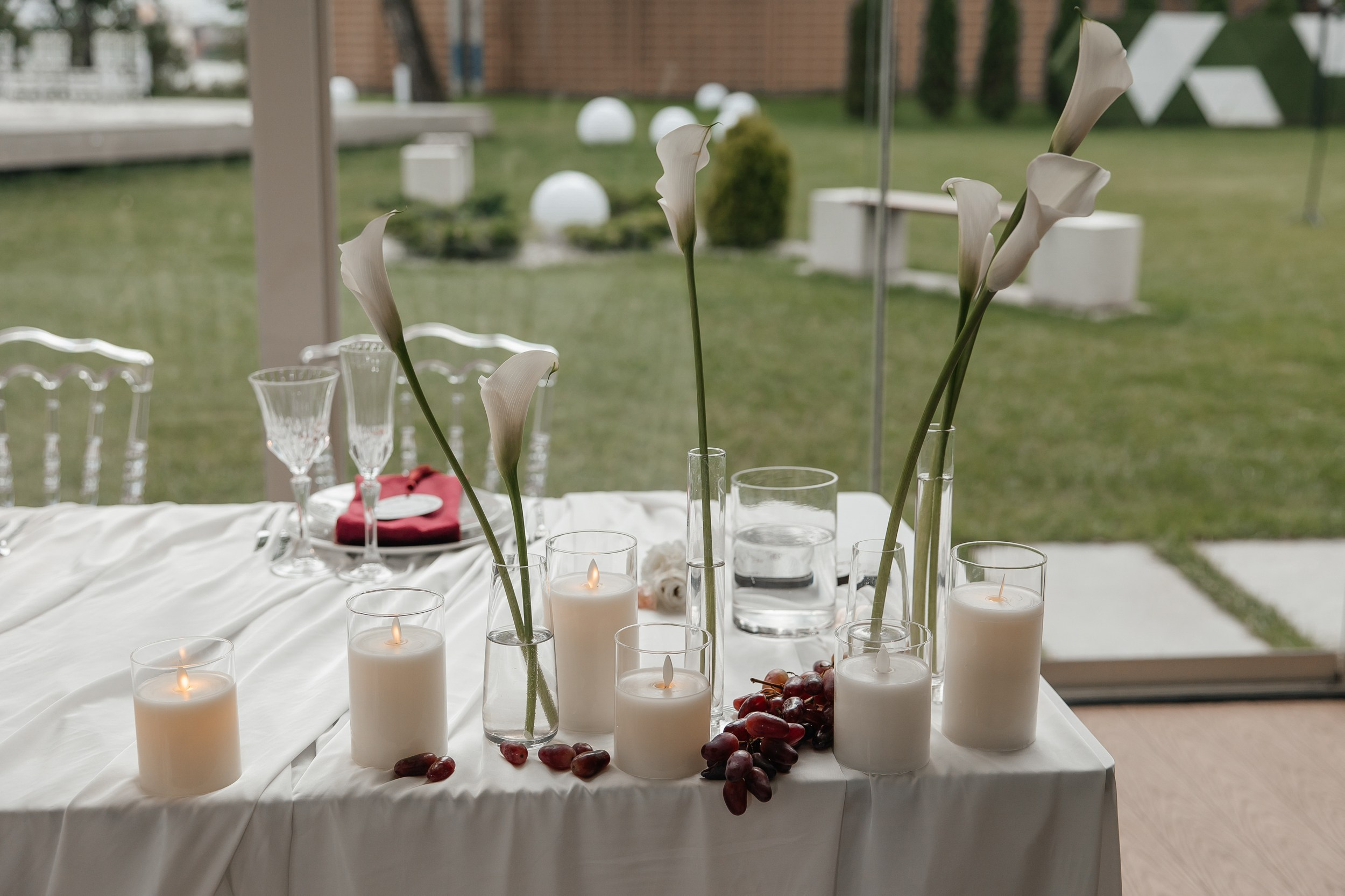 Свадебный декор на площадке THE SUN LAKE VERANDA EVENT на озере Сенеж Солнечногорск