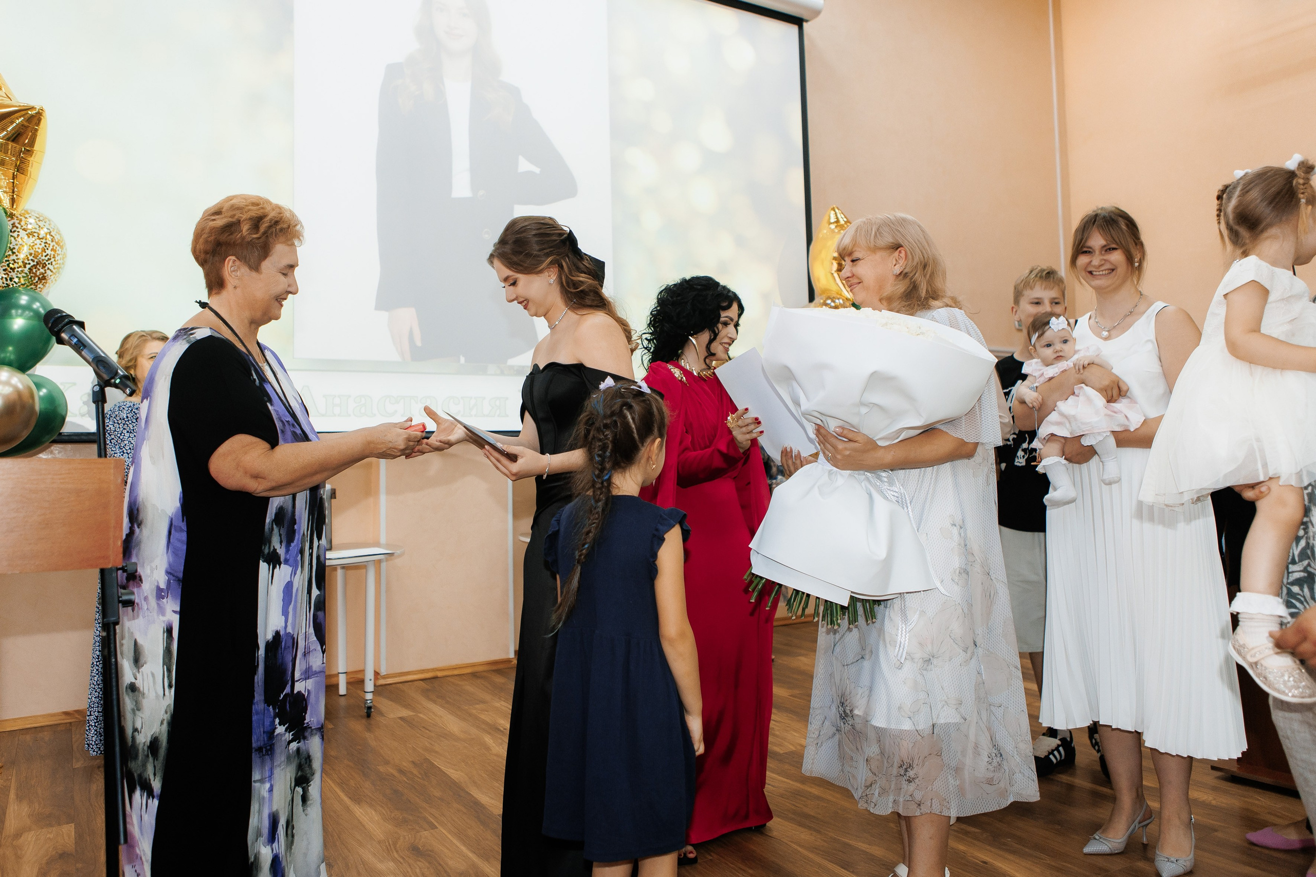 Выпускной Гимназия 12 2024 г. Свадебный и портретный Фотограф в Липецке Дмитрий Котюков