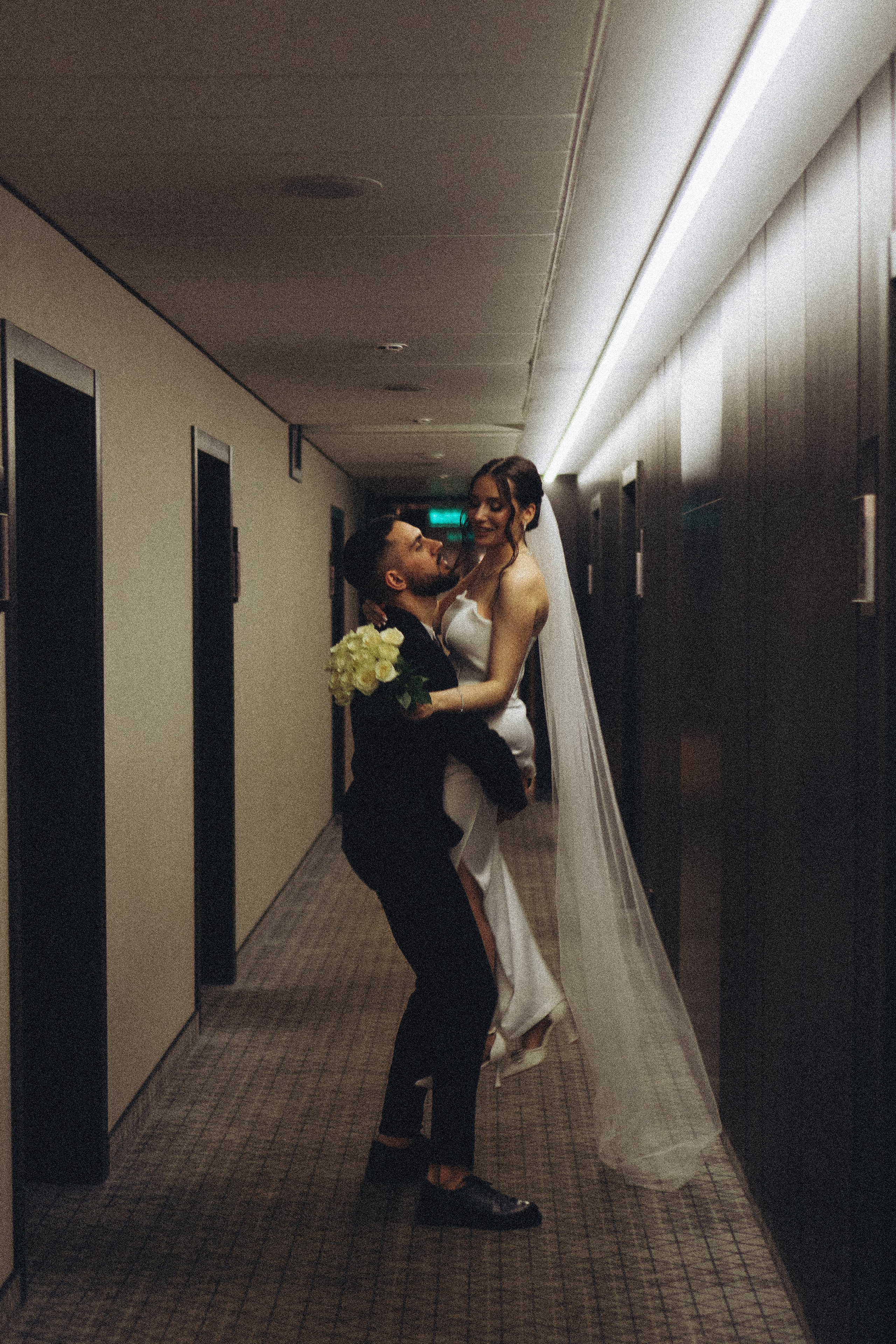 СВАДЕБНАЯ СЬЕМКА СБОРОВ ЖЕНИХА И НЕВЕСТЫ В ОТЕЛЕ И ТАКЖЕ ФОТОСЕССИИЯ В ОТЕЛЕЕ МЕГАПОЛИС БРЯНСК. Профессиональный фотограф, Санкт-Петербург — Виктория Богомолова