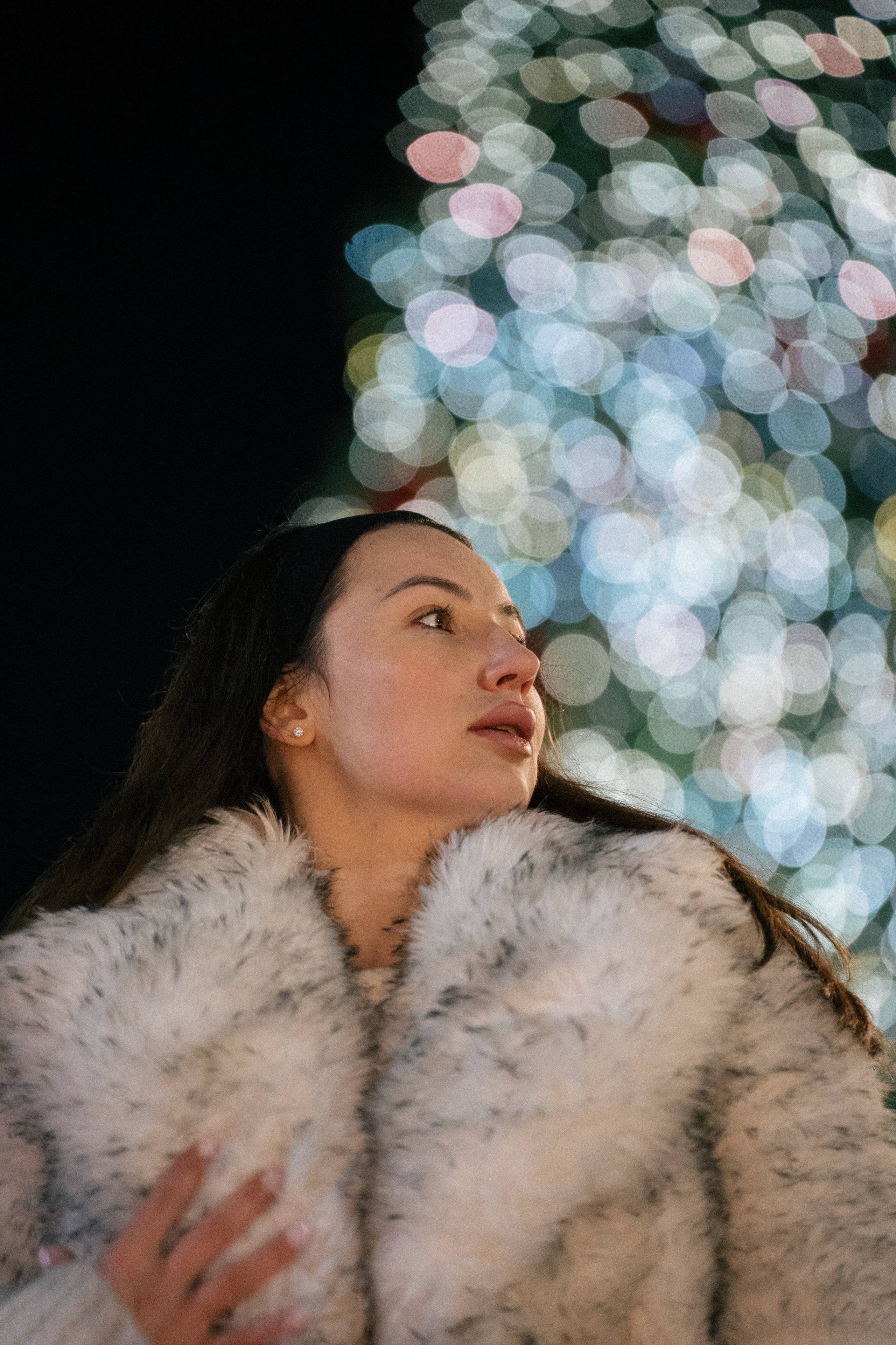 ПРОГУЛКА НА МАНЕЖНОЙ ПЛОЩАДИ ДЛЯ ДЕВУШКИ ПЕРЕД НОВЫМ ГОДОМ (НОВОГОДНЯЯ ФОТОСЕССИИЯ НА МАНЕЖНОЙ ПЛОЩАДИ). Профессиональный фотограф, Санкт-Петербург — Виктория Богомолова