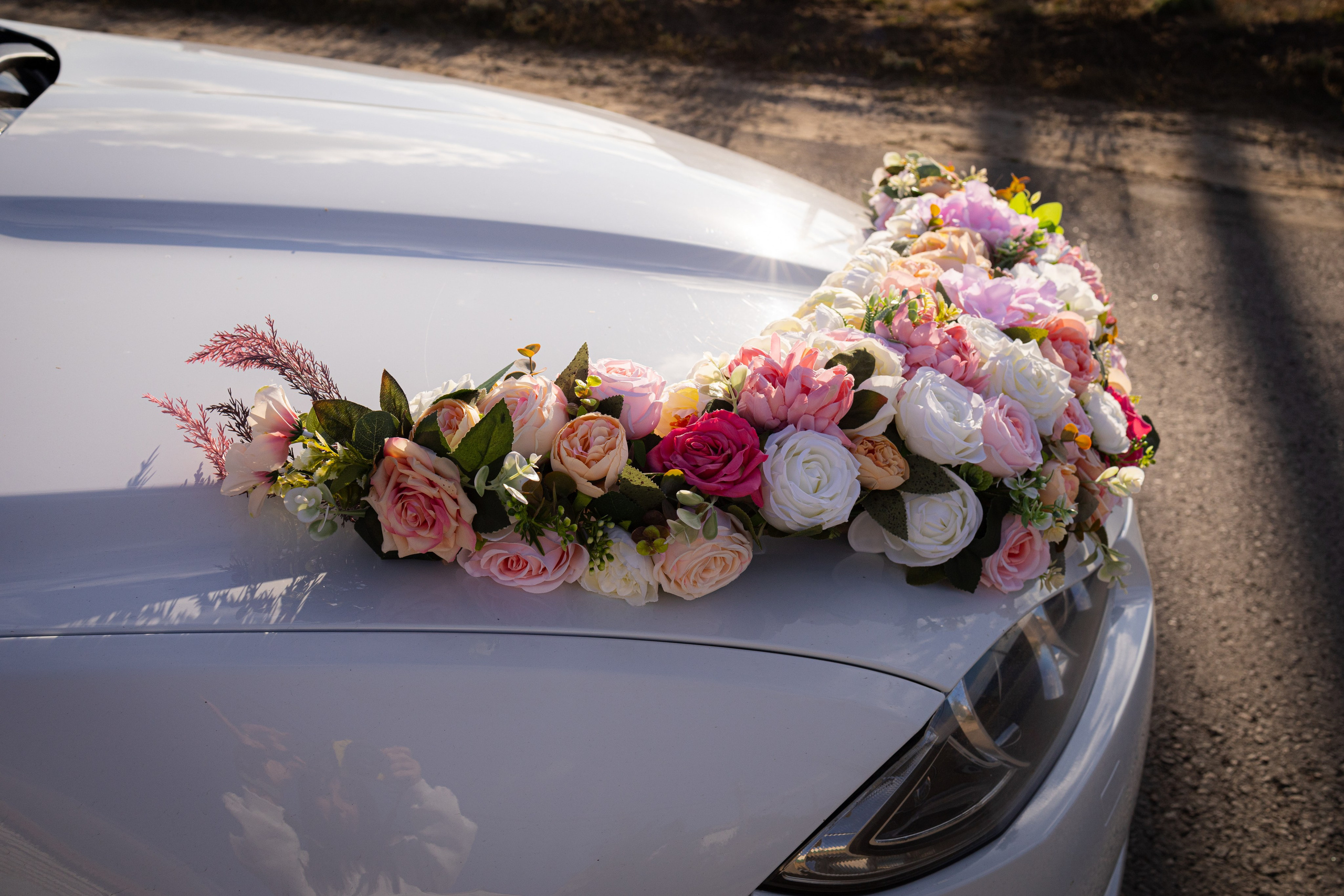 Свадебные украшения на а/м. Семейный свадебный фотограф в Воронеже и Россоши