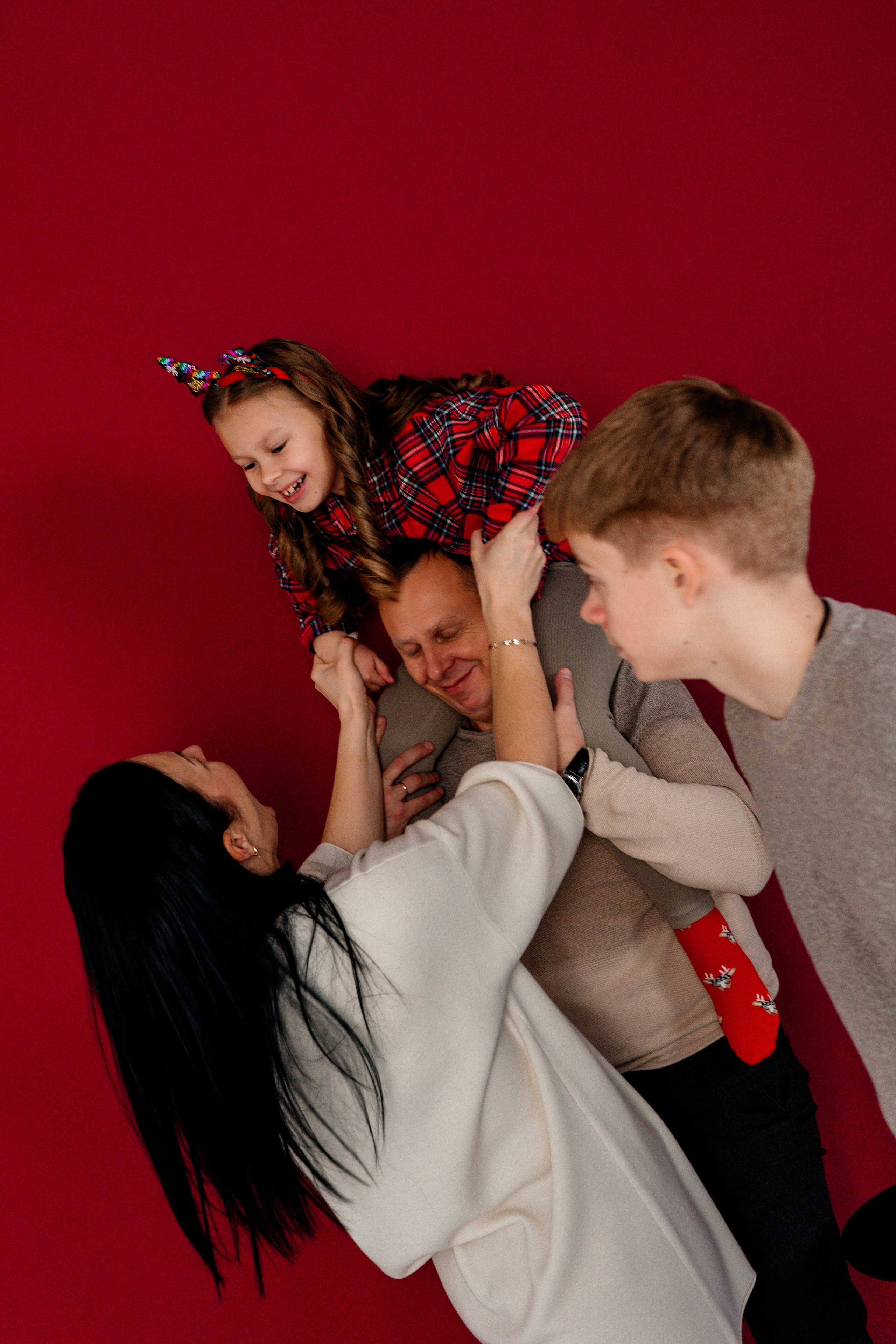 Новогодняя семейная история. Ваш семейный фотограф в Минске — Вика Трегубова