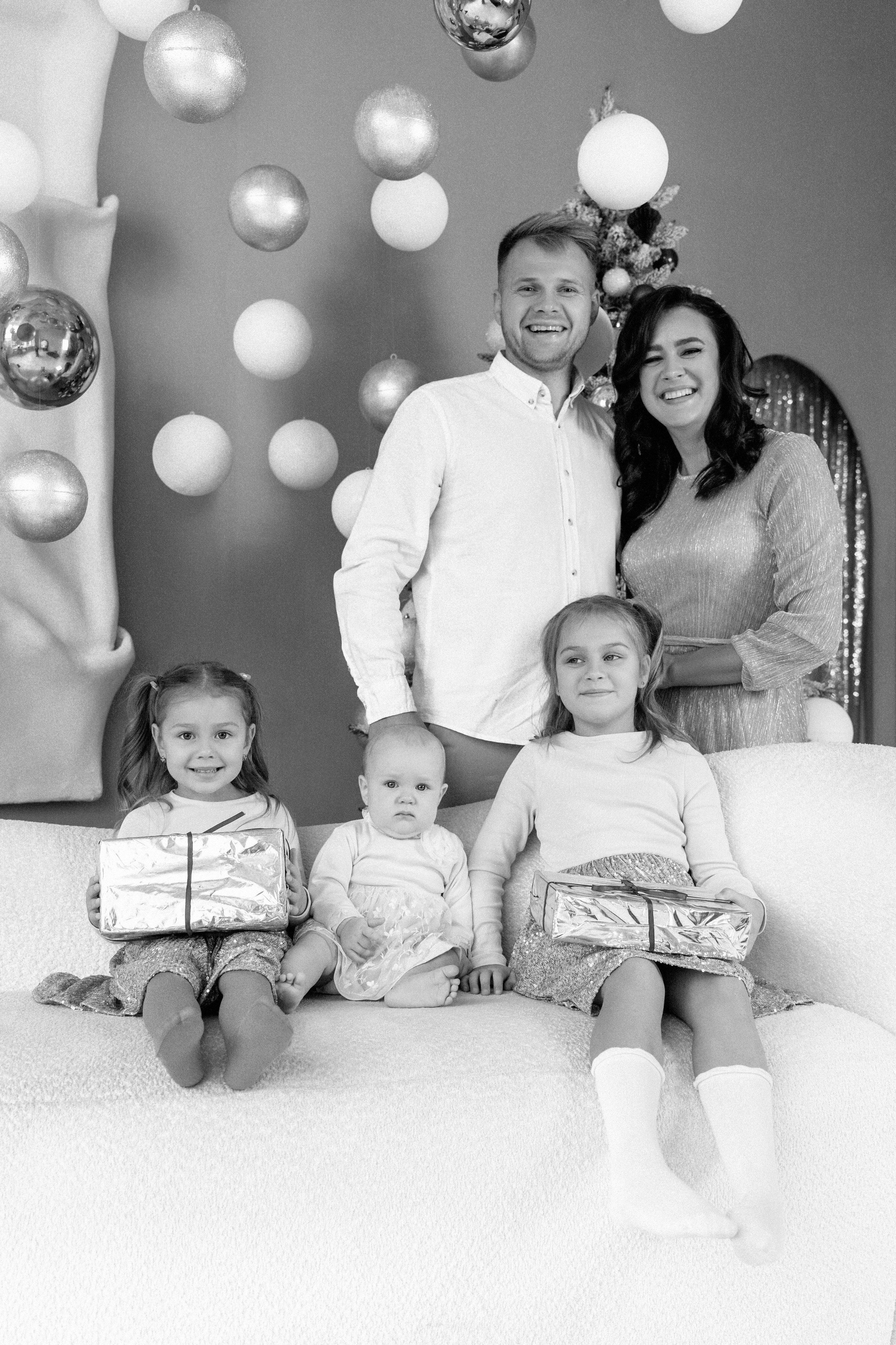 Новогоднее волшебство большой дружной семьи. Ваш семейный фотограф в Минске — Вика Трегубова