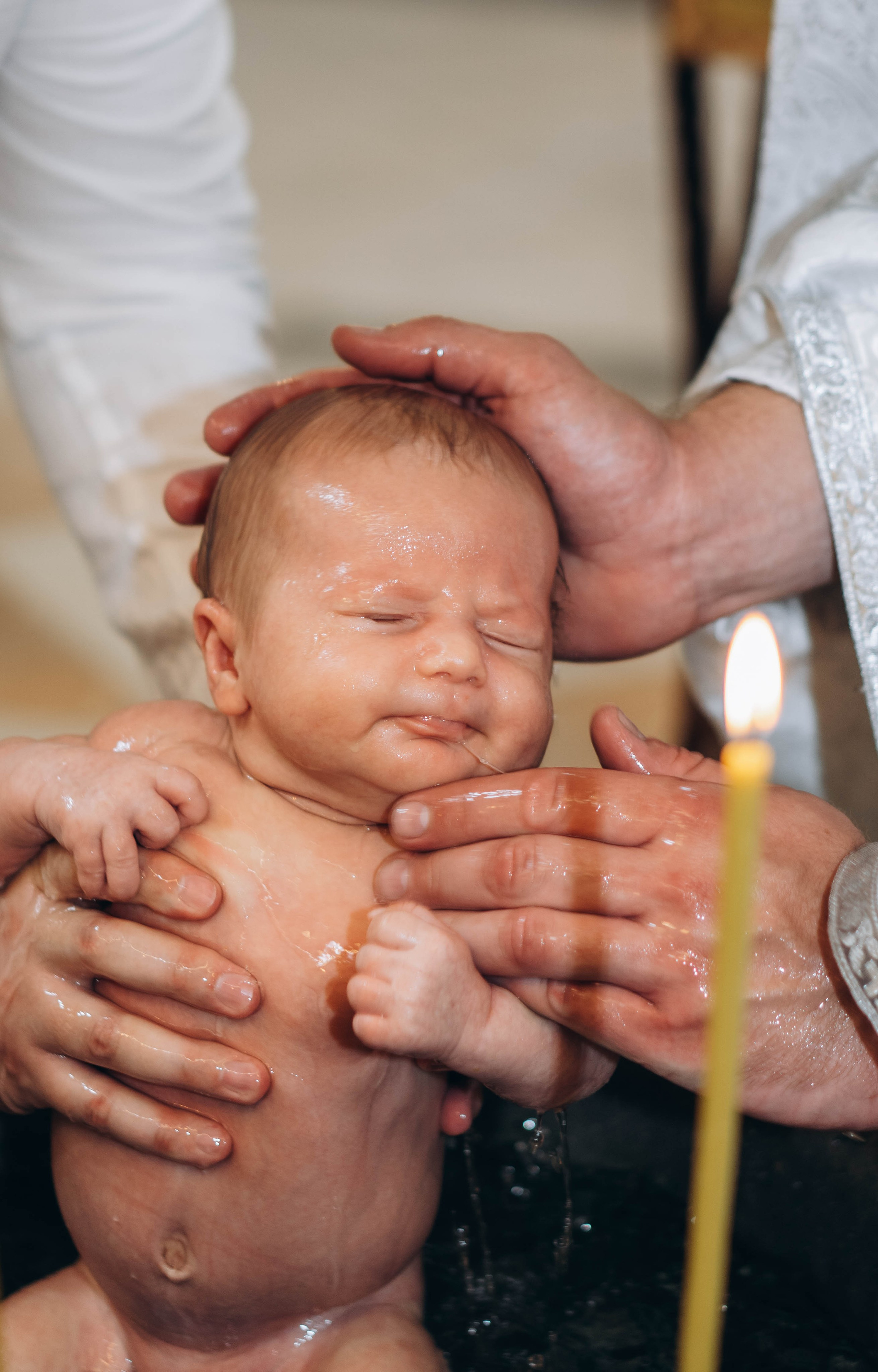 Крещение Тихона Церковь Почаевской иконы Божией Матери в Салтыковке. Фотограф Москва Валерия Веденина