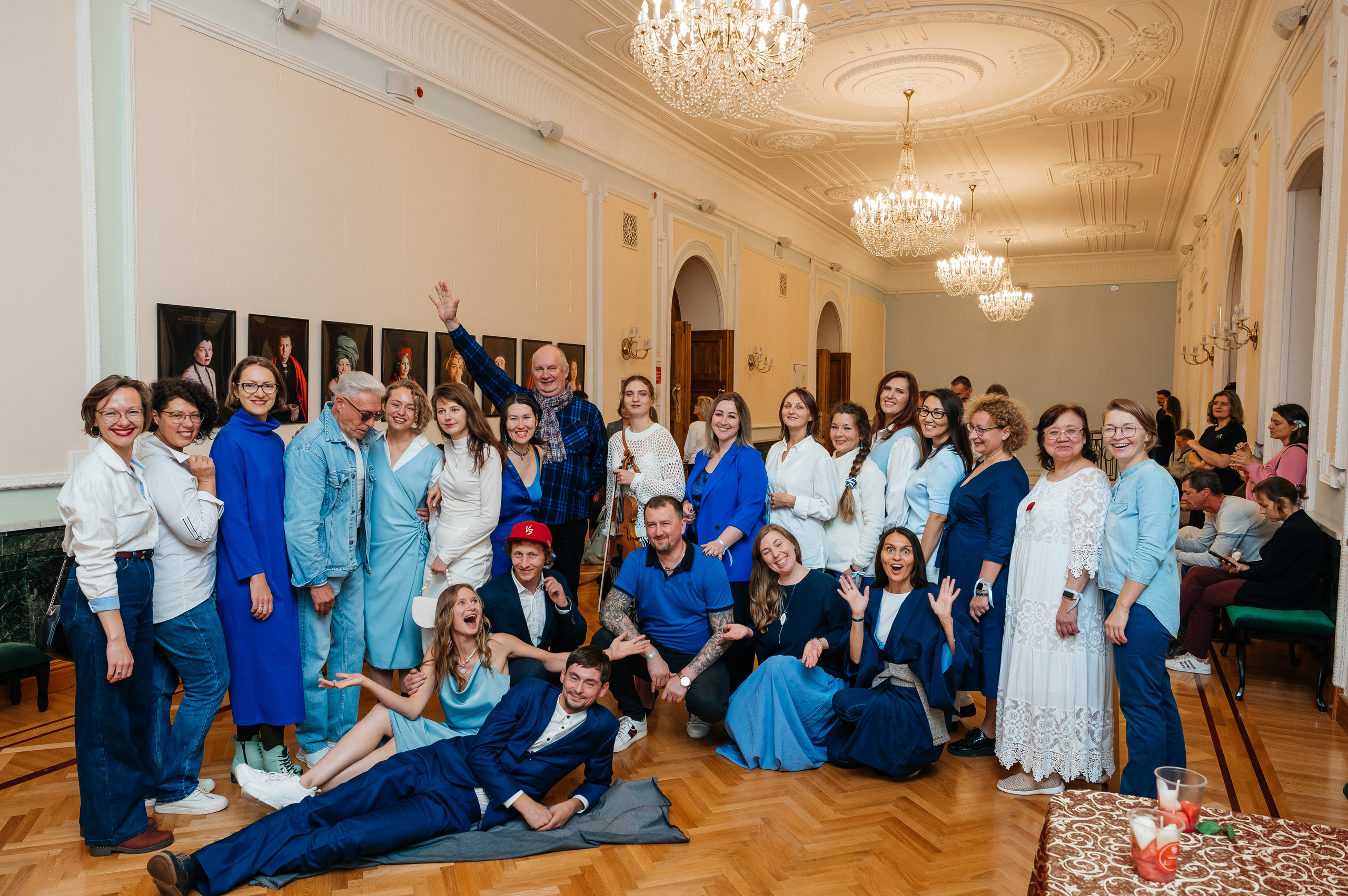 Открытие выставки Кати Васильевой в Молодежном театре. Wedding and family photographer USA