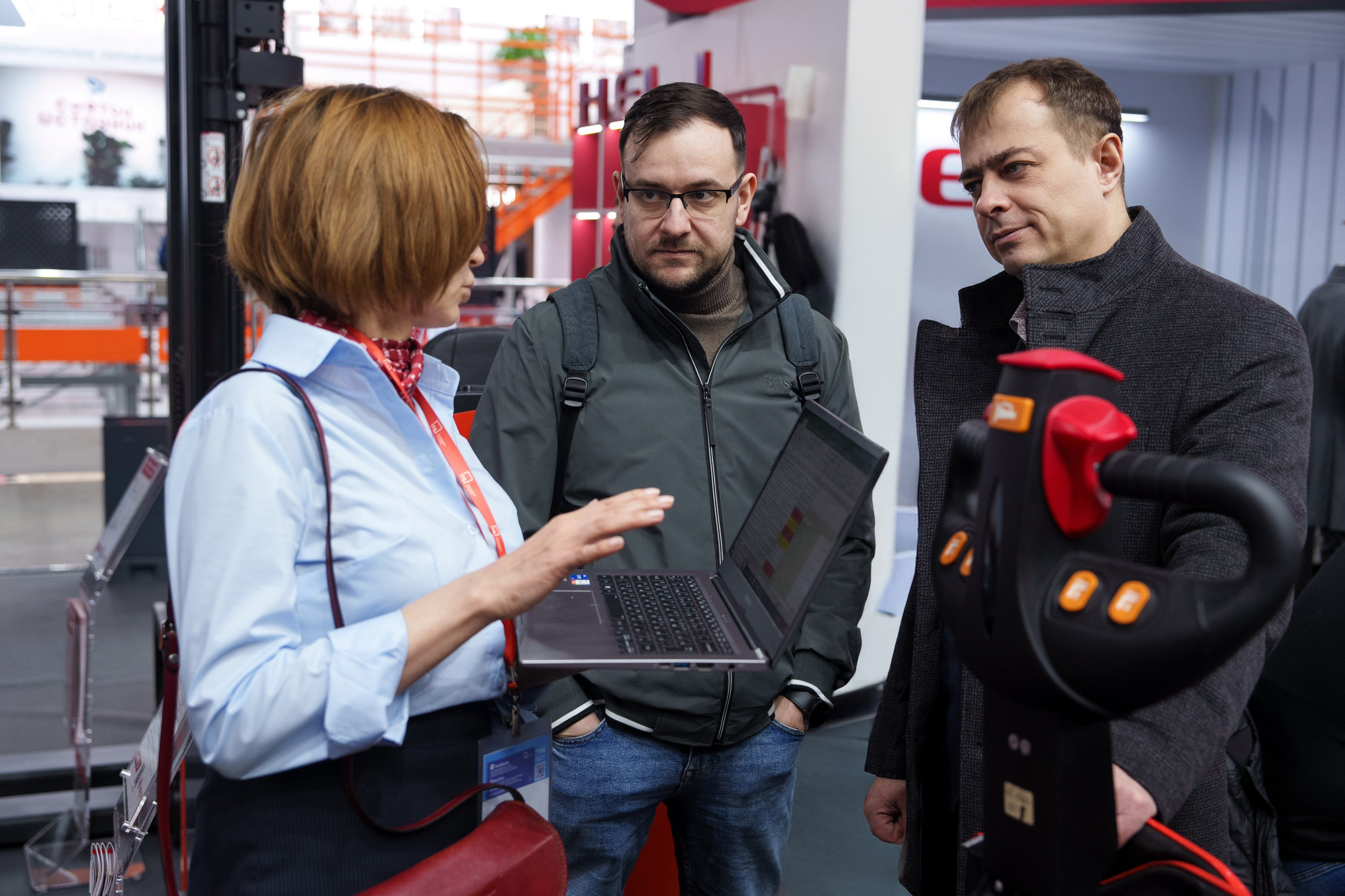 HELI. Стенд в Крокус Экспо. Фотограф Саша Блюз