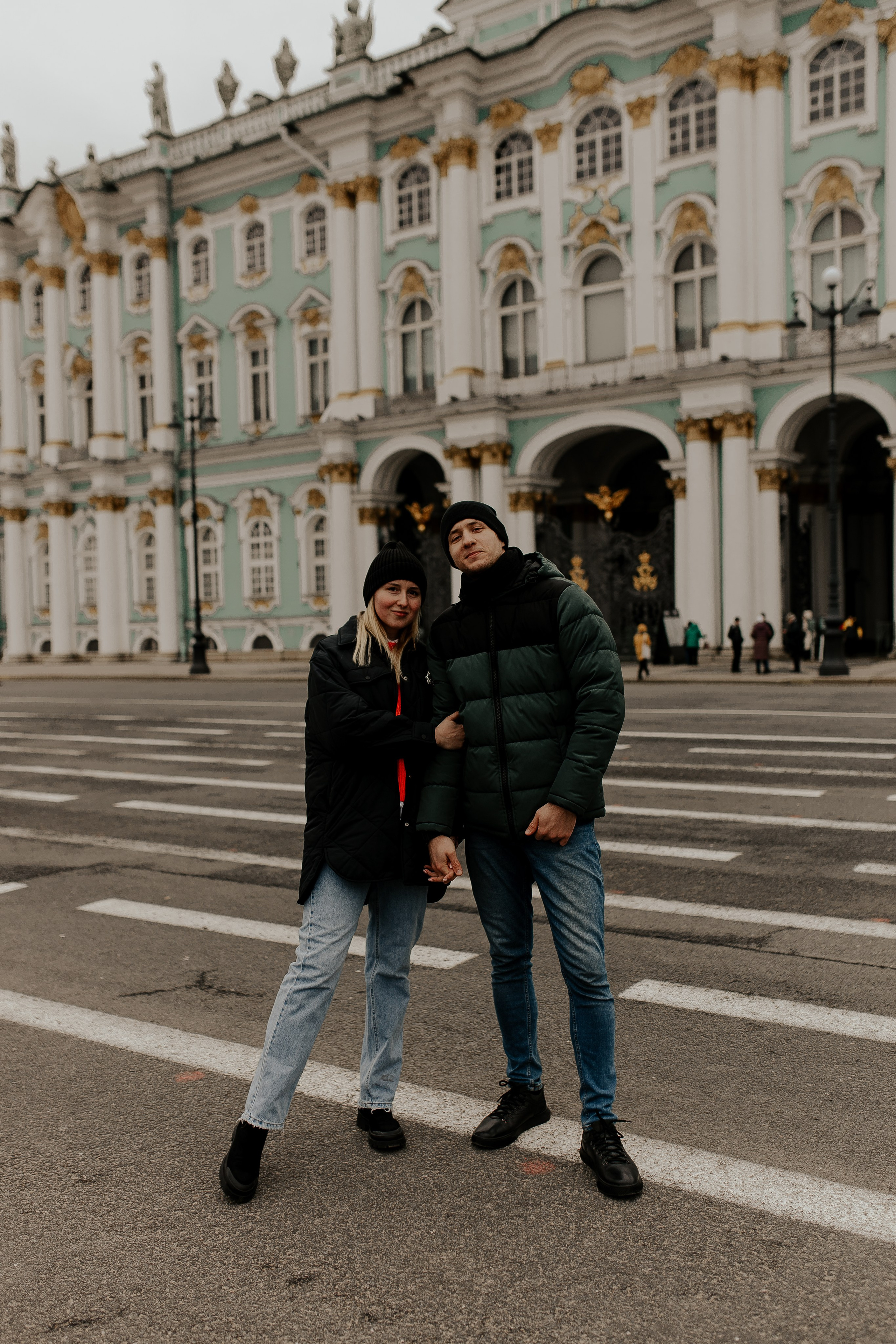 Поцелуй у Эрмитажа. Фотограф в Санкт-Петербурге Лиза Семченкова