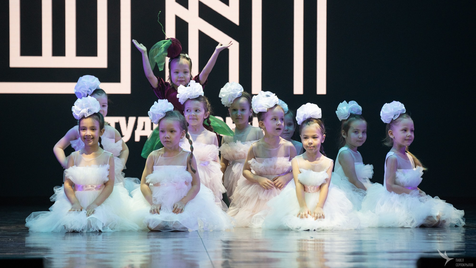 Отчетный концерт студии танца «ШАГ». Репортажный фотограф в Казани Павел Серпокрылов