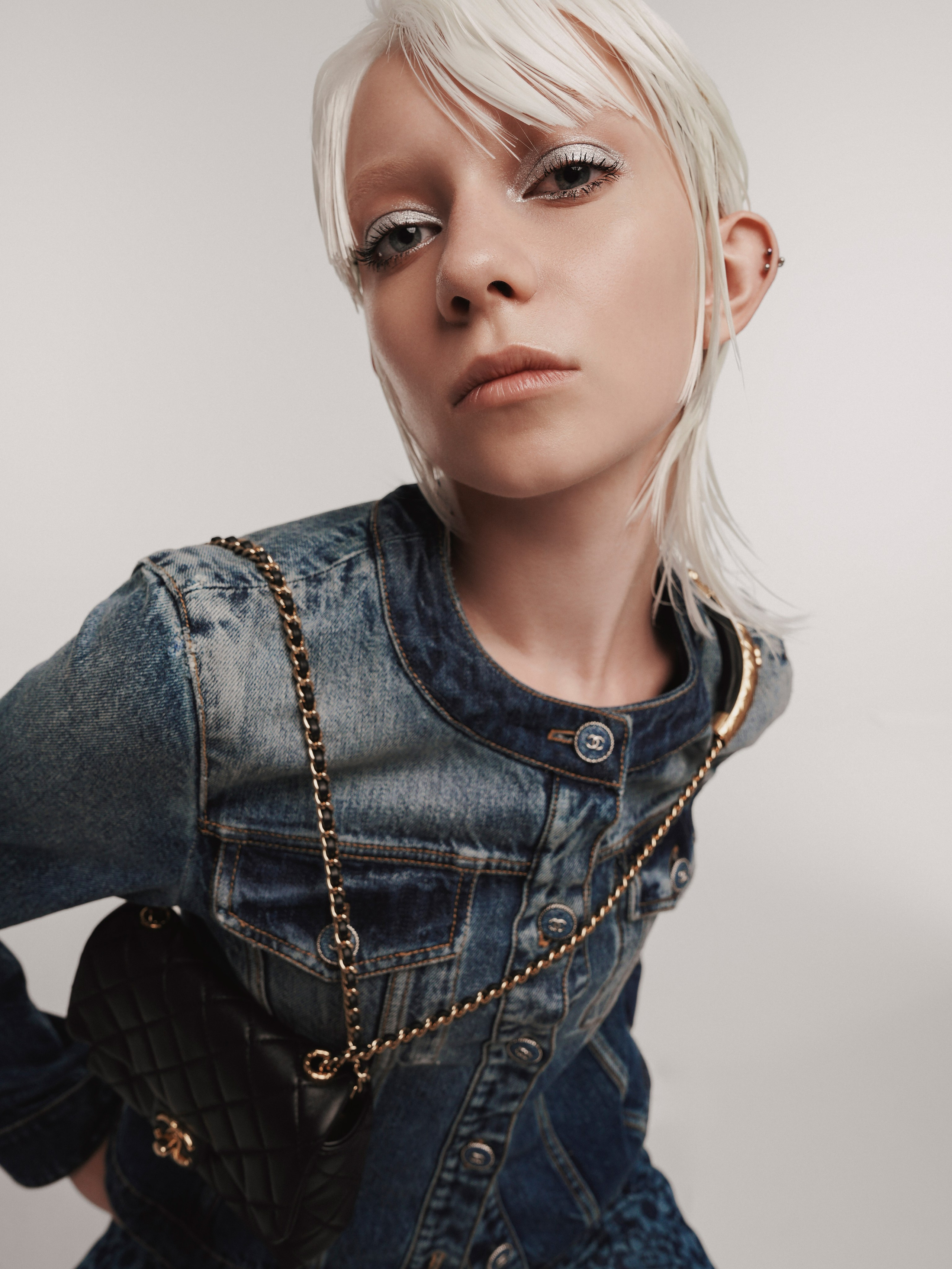 For L’Officiel Singapore. Retoucher Sveta Nestyuk