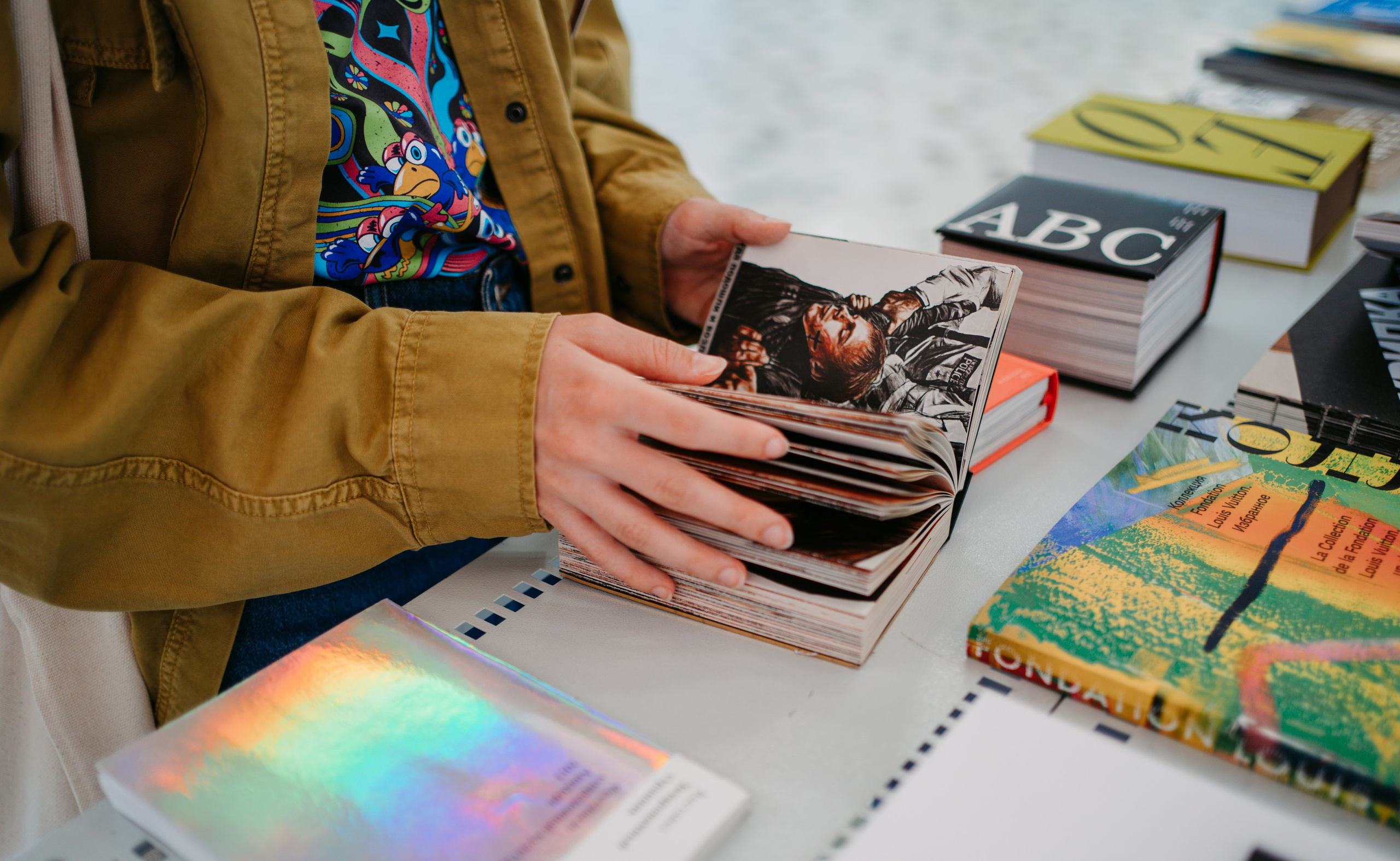 Смена. Летний книжный фестиваль / 2024. Саша Копылов, фотограф в Казани