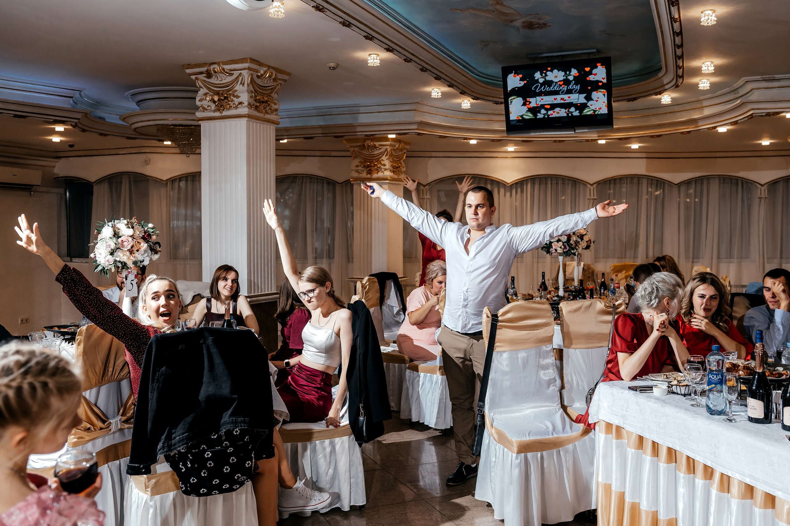 Свадебная фотопрогулка в Усадьбе Кусково. Свадебный и семейный фотограф Виктория Носачёва. Щелково, Москва и МО