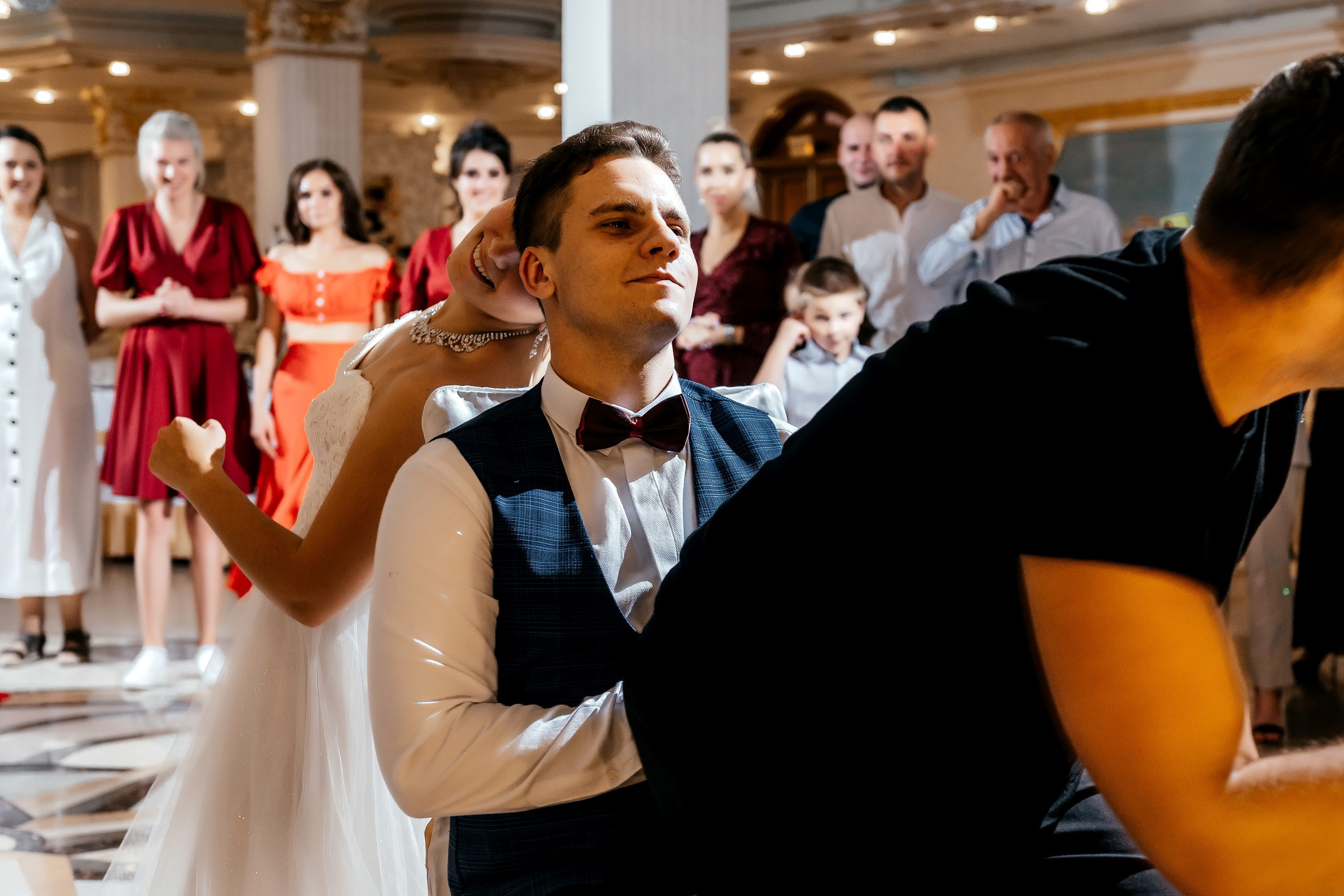 Свадебная фотопрогулка в Усадьбе Кусково. Свадебный и семейный фотограф Виктория Носачёва. Щелково, Москва и МО