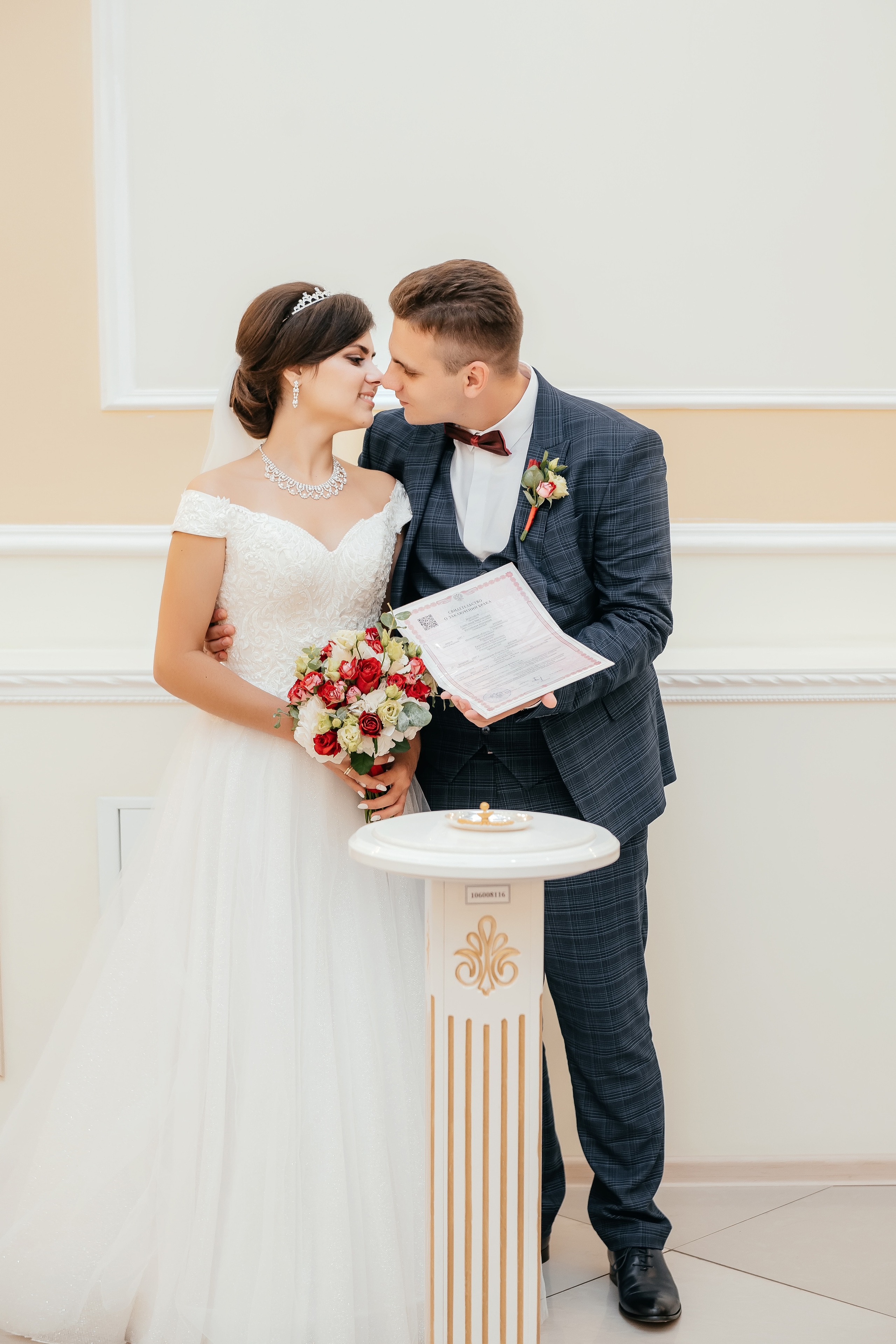 Свадебная фотопрогулка в Усадьбе Кусково. Свадебный и семейный фотограф Виктория Носачёва. Щелково, Москва и МО